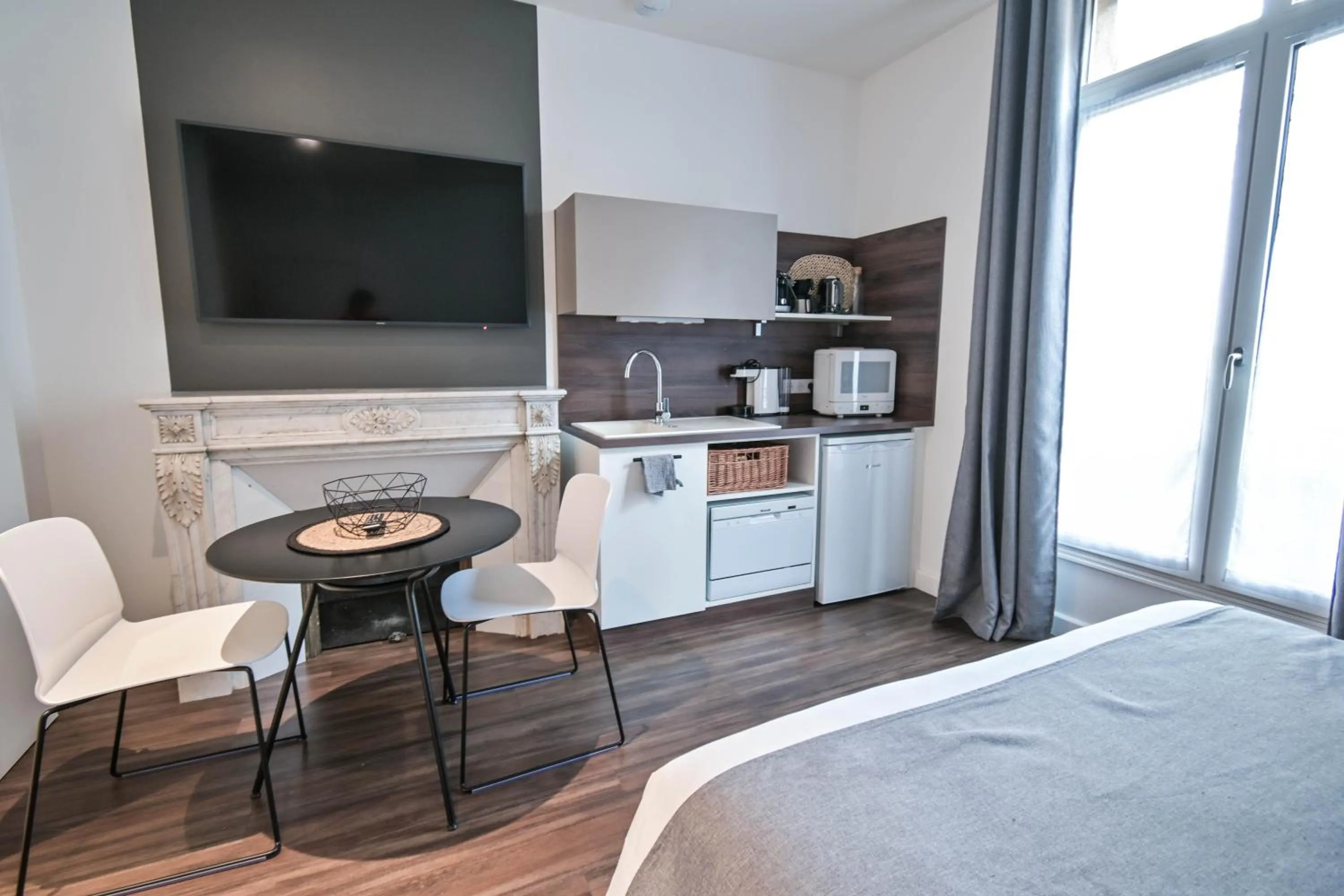 TV and multimedia, Bed in Les cles du 27 Paris