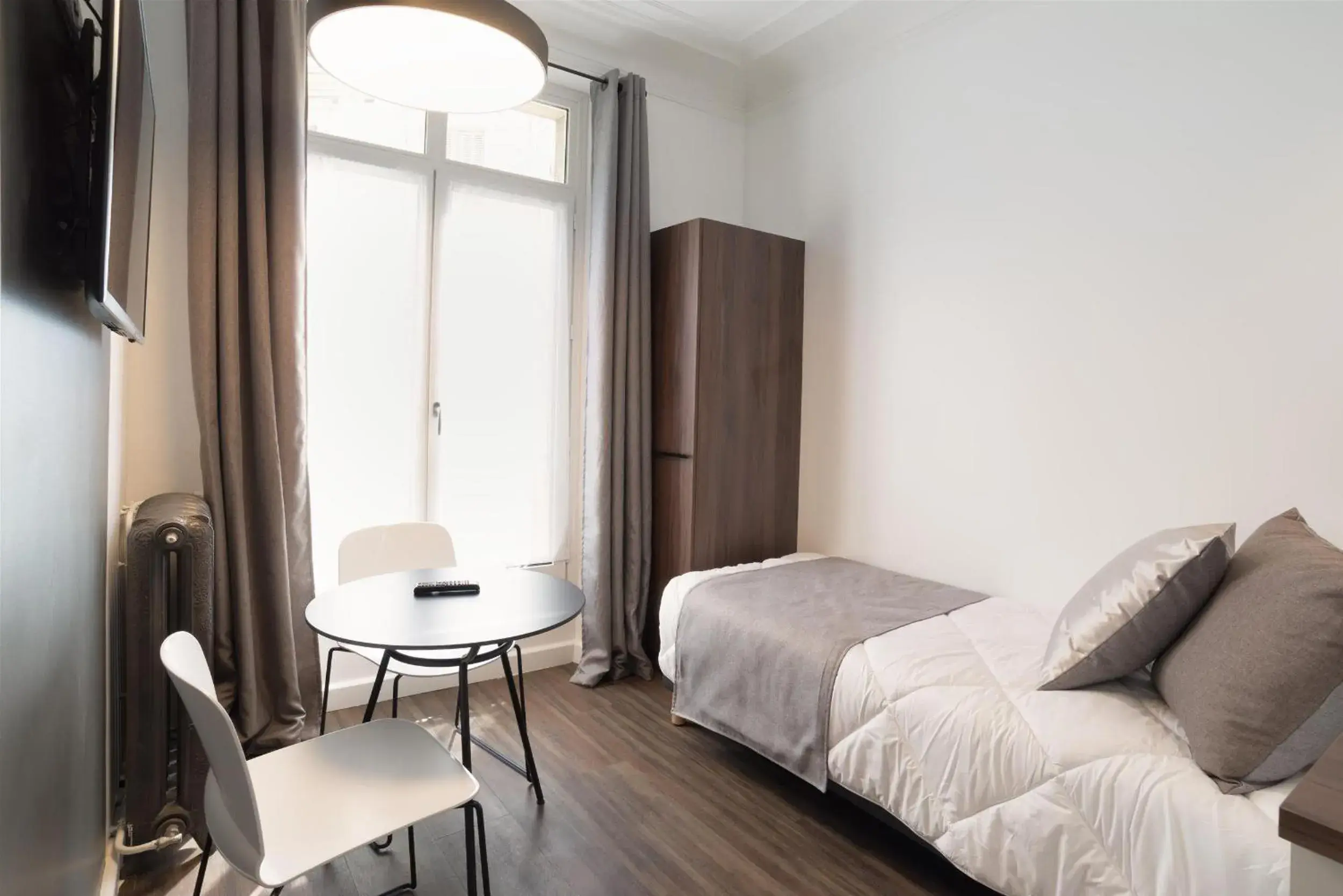 Small Studio ( 1 Adult) in Les cles du 27 Paris Small Studio ( 1 Adult) in Les cles du 27 Paris