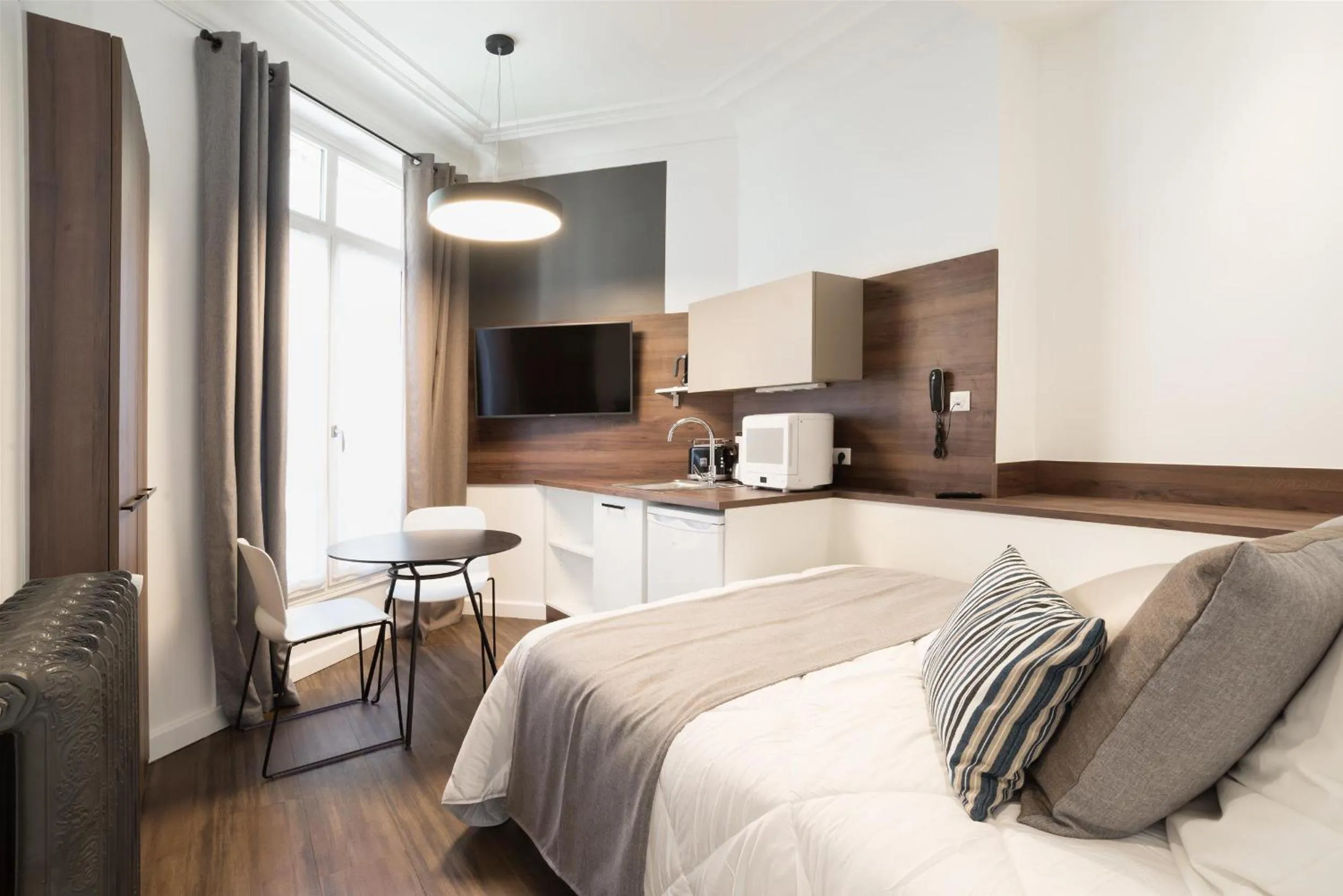 Photo of the whole room, Bed in Les cles du 27 Paris