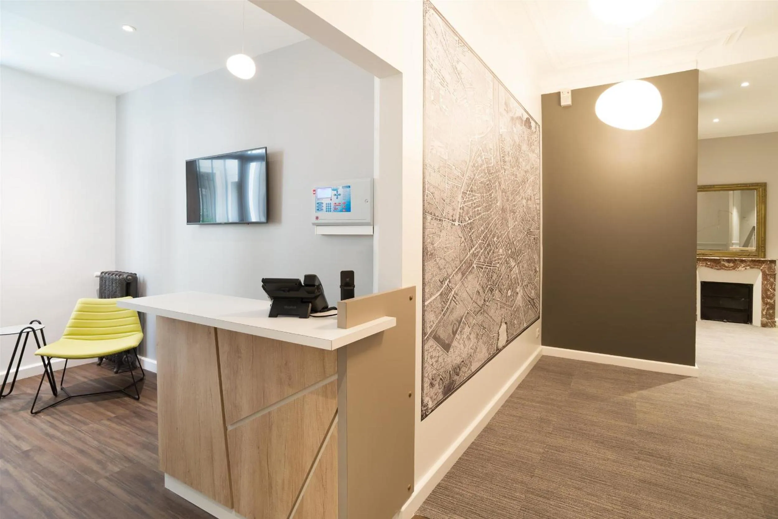 TV and multimedia in Les cles du 27 Paris