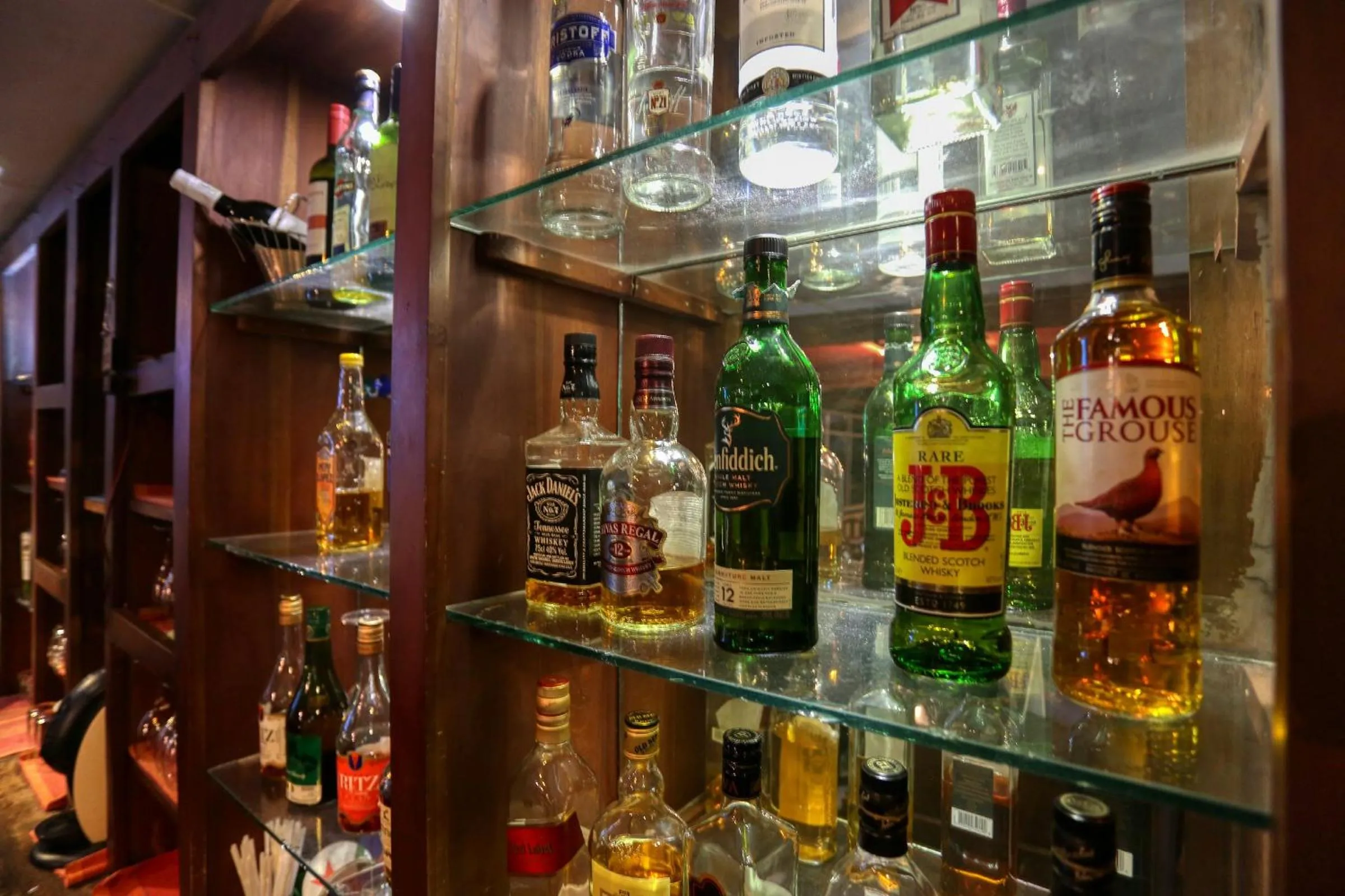 Alcoholic drinks in Colombo City Hotels (Pvt) Ltd