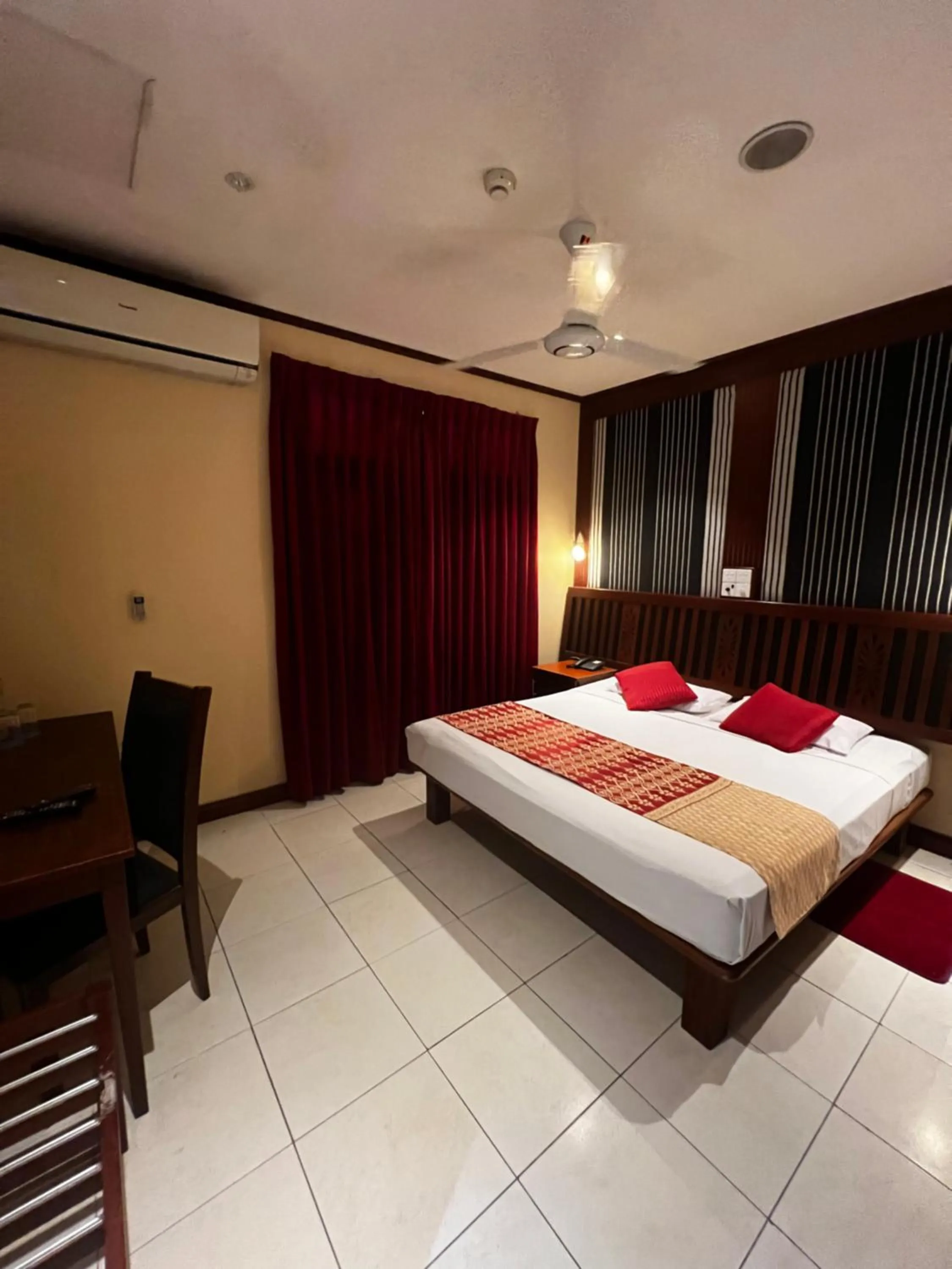 Bed in Colombo City Hotels (Pvt) Ltd