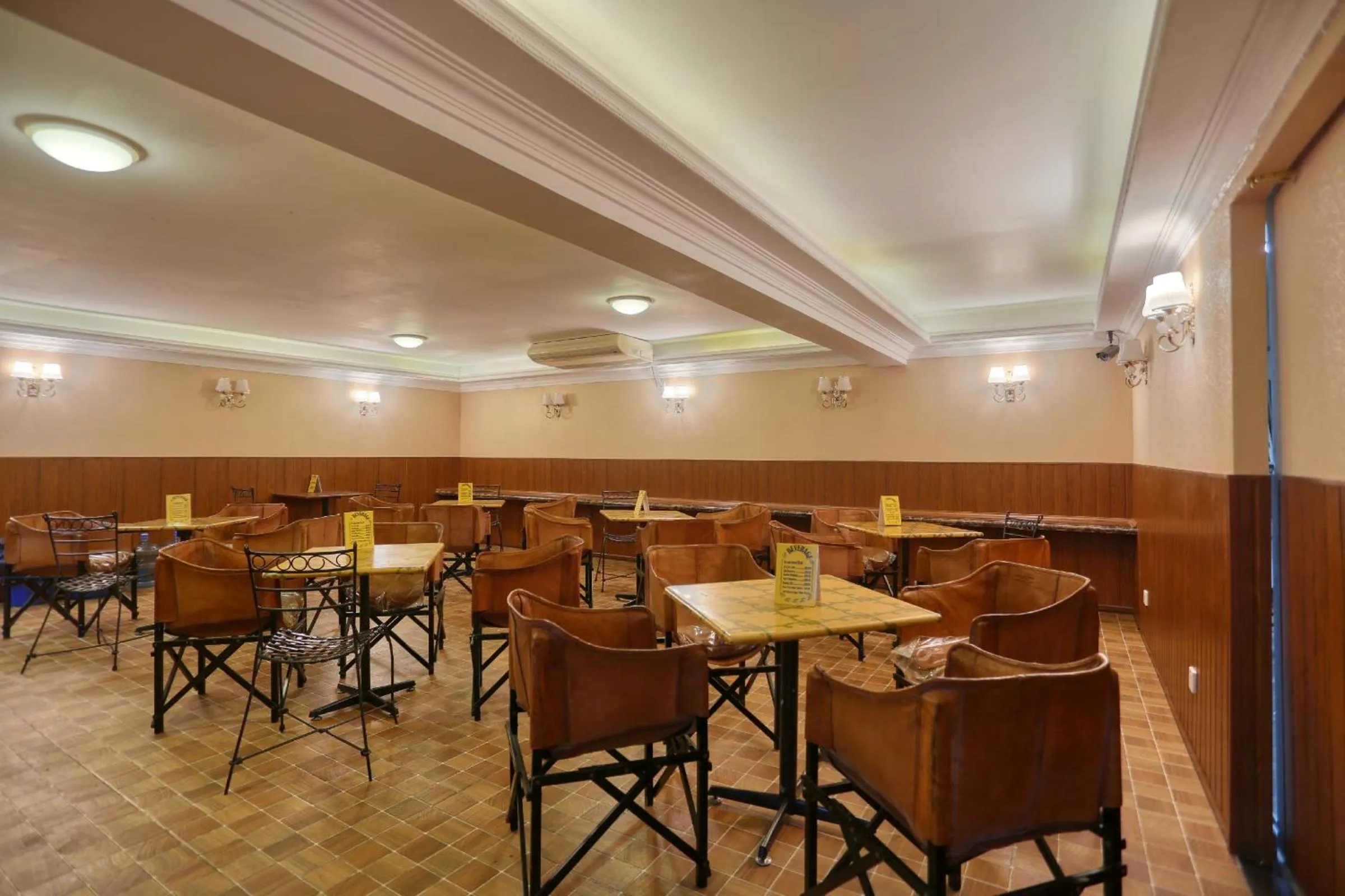 Restaurant/places to eat in Colombo City Hotels (Pvt) Ltd