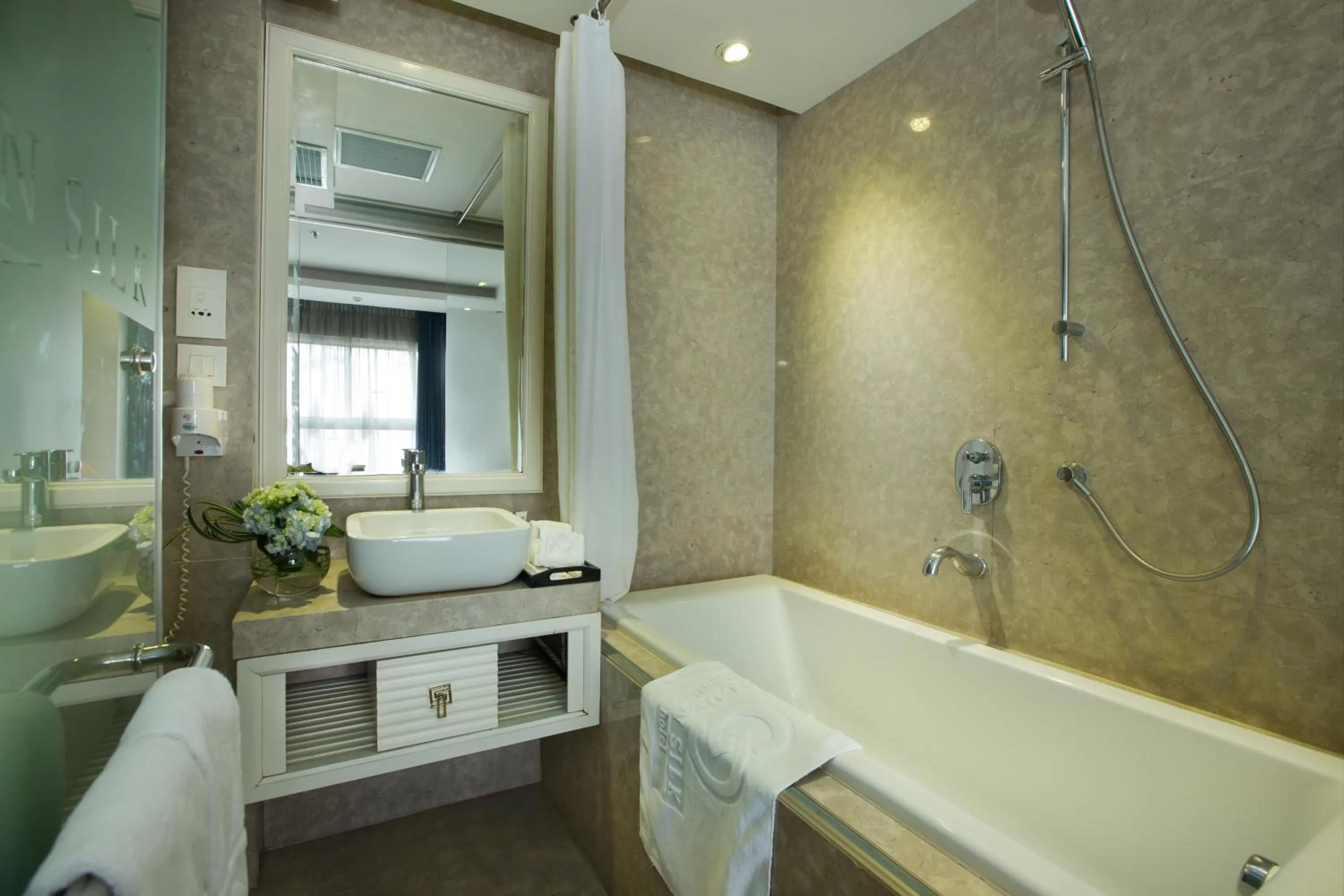 Shower in Golden Silk Boutique Hotel