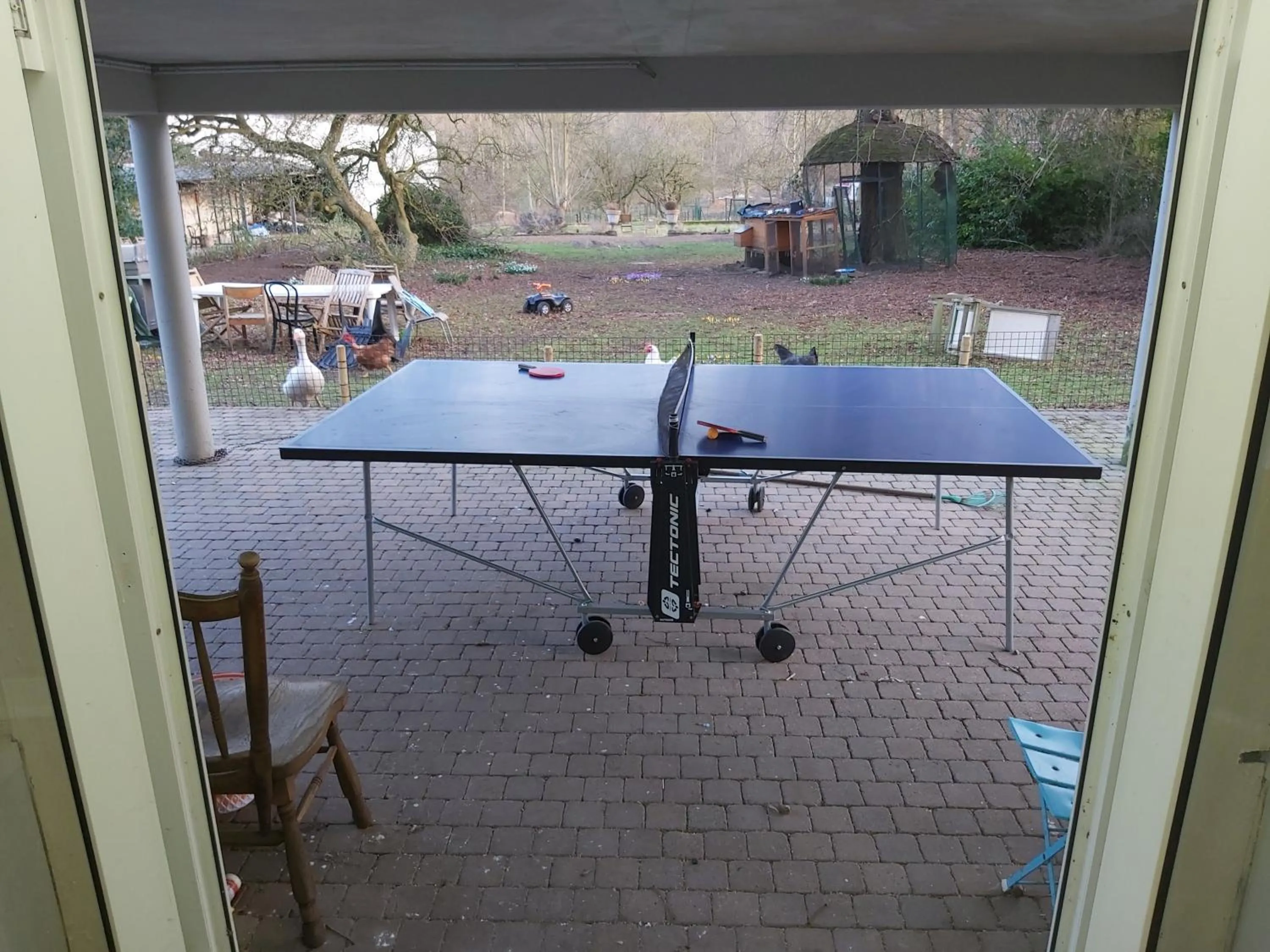 Table tennis in Château Lambert Moulinsart Hotel, shuttle airport, long term parking, snooker, large terrasse, dinner, breakfast