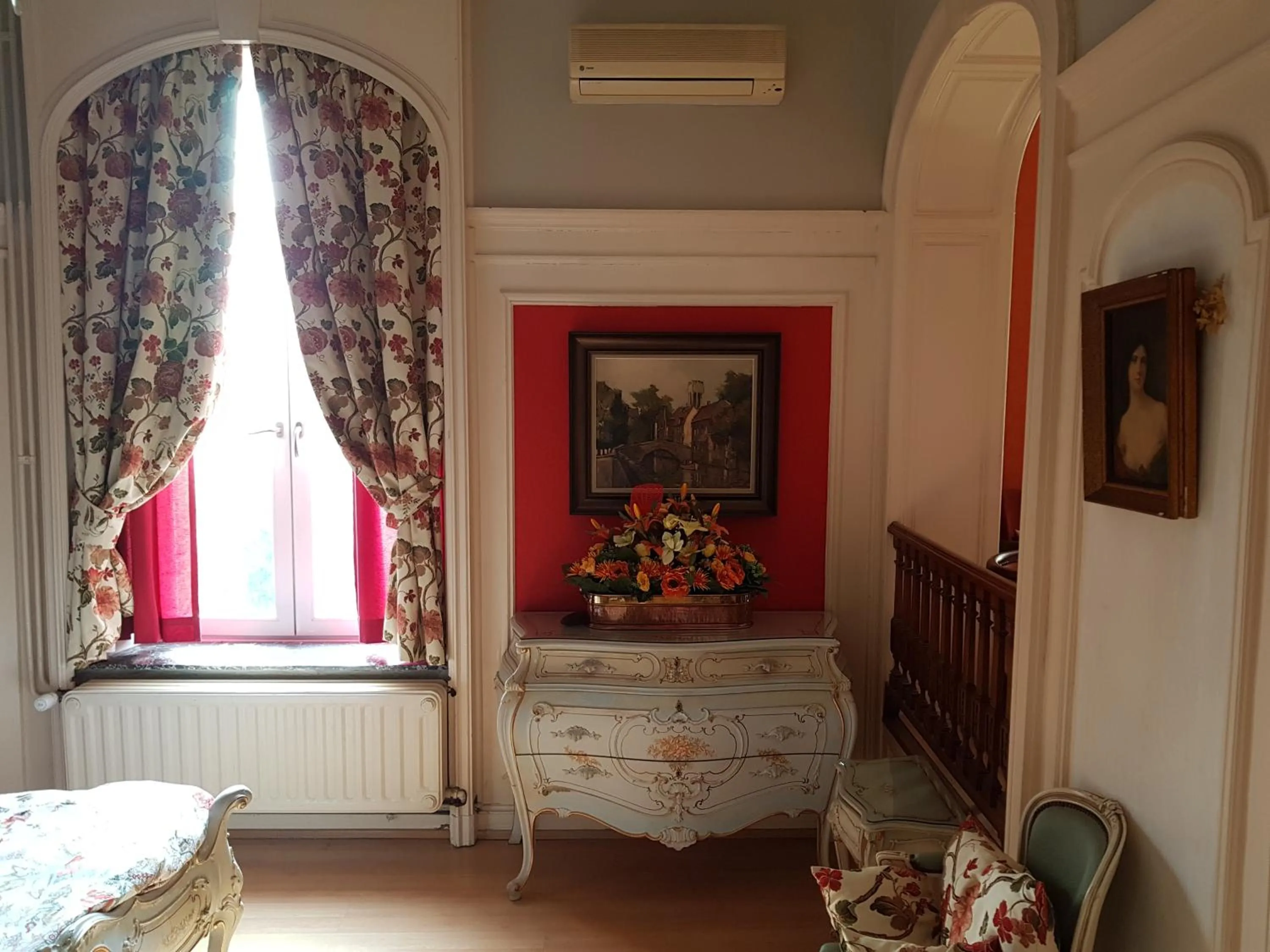 Bedroom, Bed in Château Lambert Moulinsart Hotel, shuttle airport, long term parking, snooker, large terrasse, dinner, breakfast