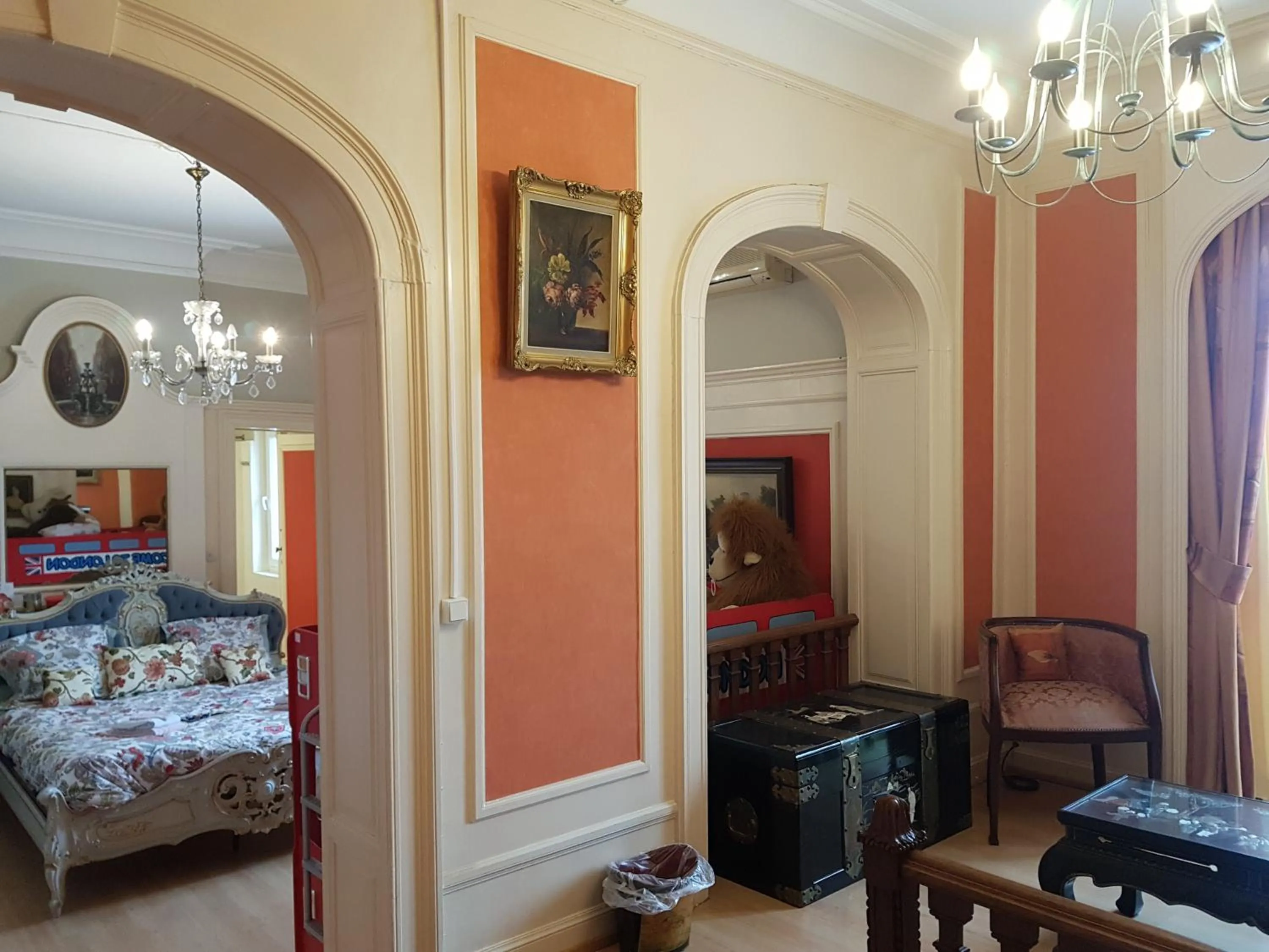 Living room, Bed in Château Lambert Moulinsart Hotel, shuttle airport, long term parking, snooker, large terrasse, dinner, breakfast