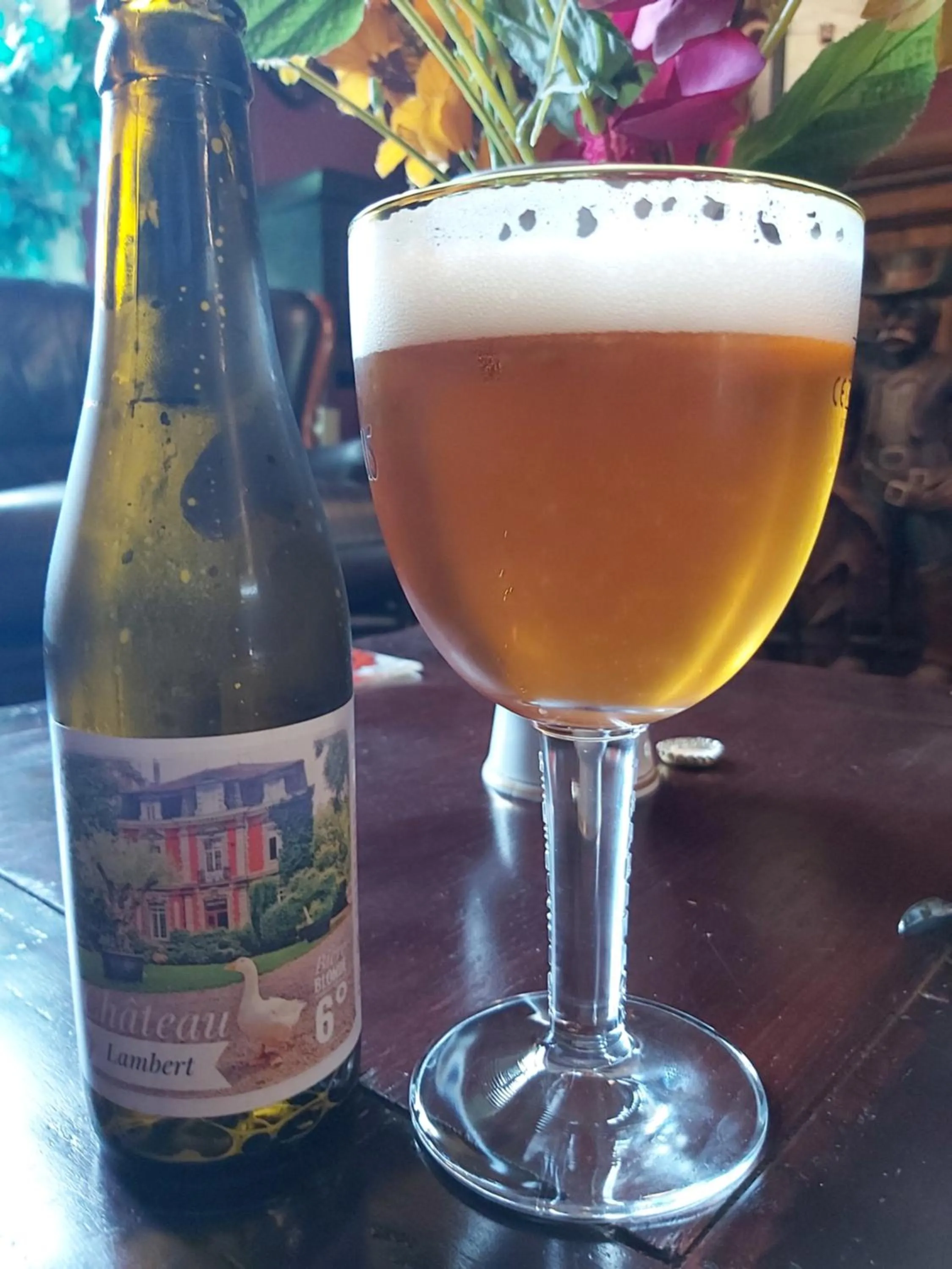 Property building in Château Lambert Moulinsart Hotel, shuttle airport, long term parking, snooker, large terrasse, dinner, breakfast