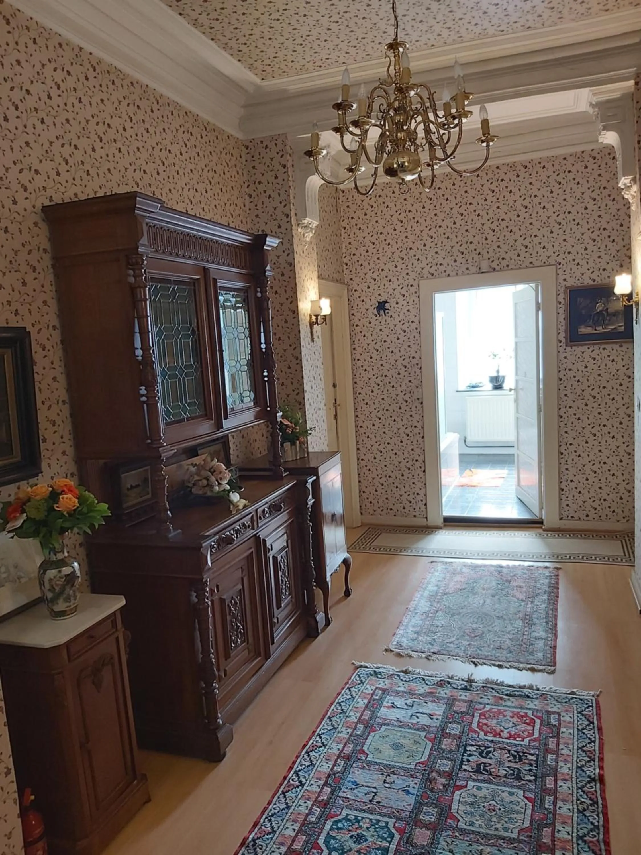 Property building in Château Lambert Moulinsart Hotel, shuttle airport, long term parking, snooker, large terrasse, dinner, breakfast