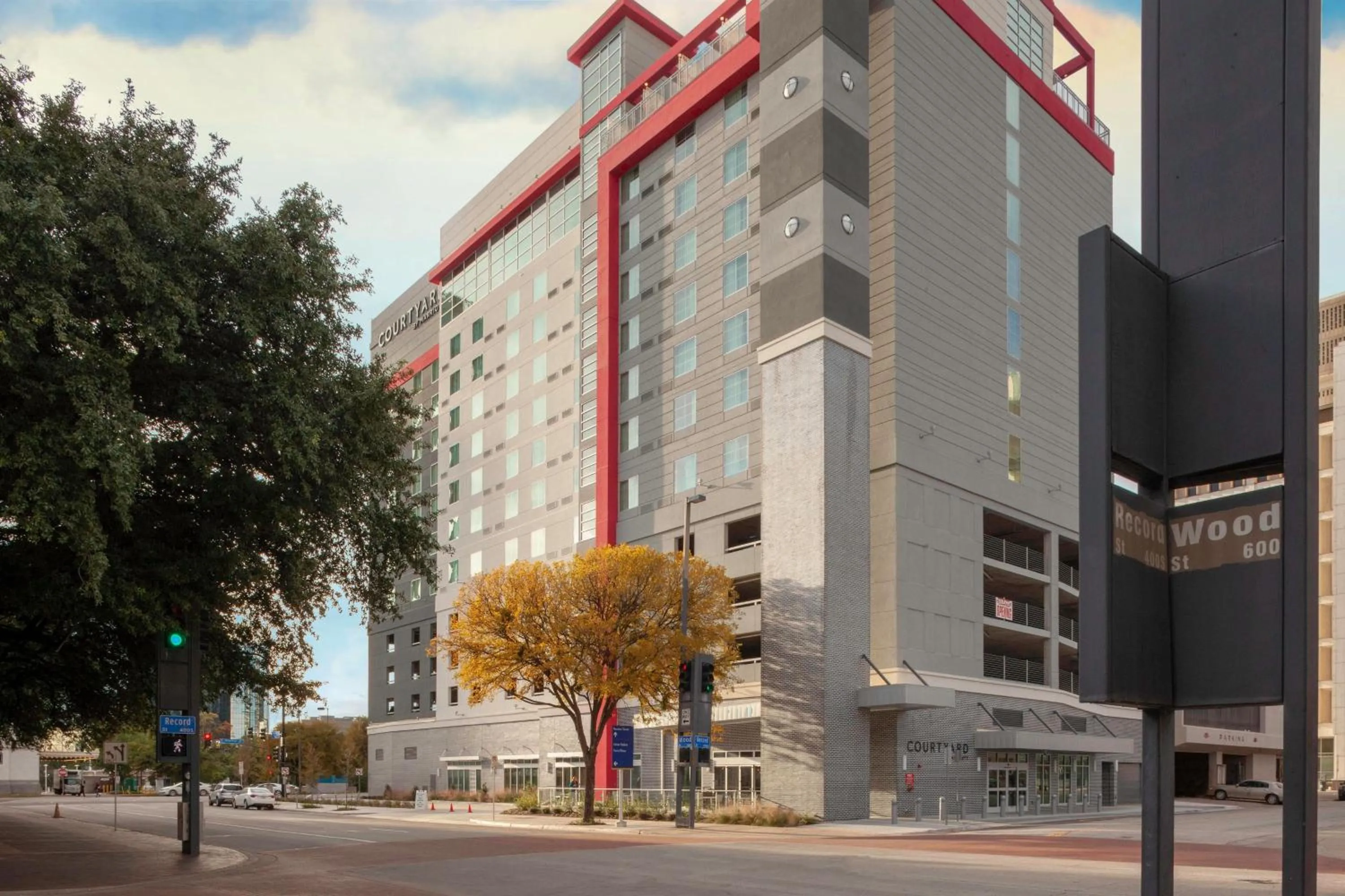 Property building in Courtyard by Marriott Dallas Downtown/Reunion District