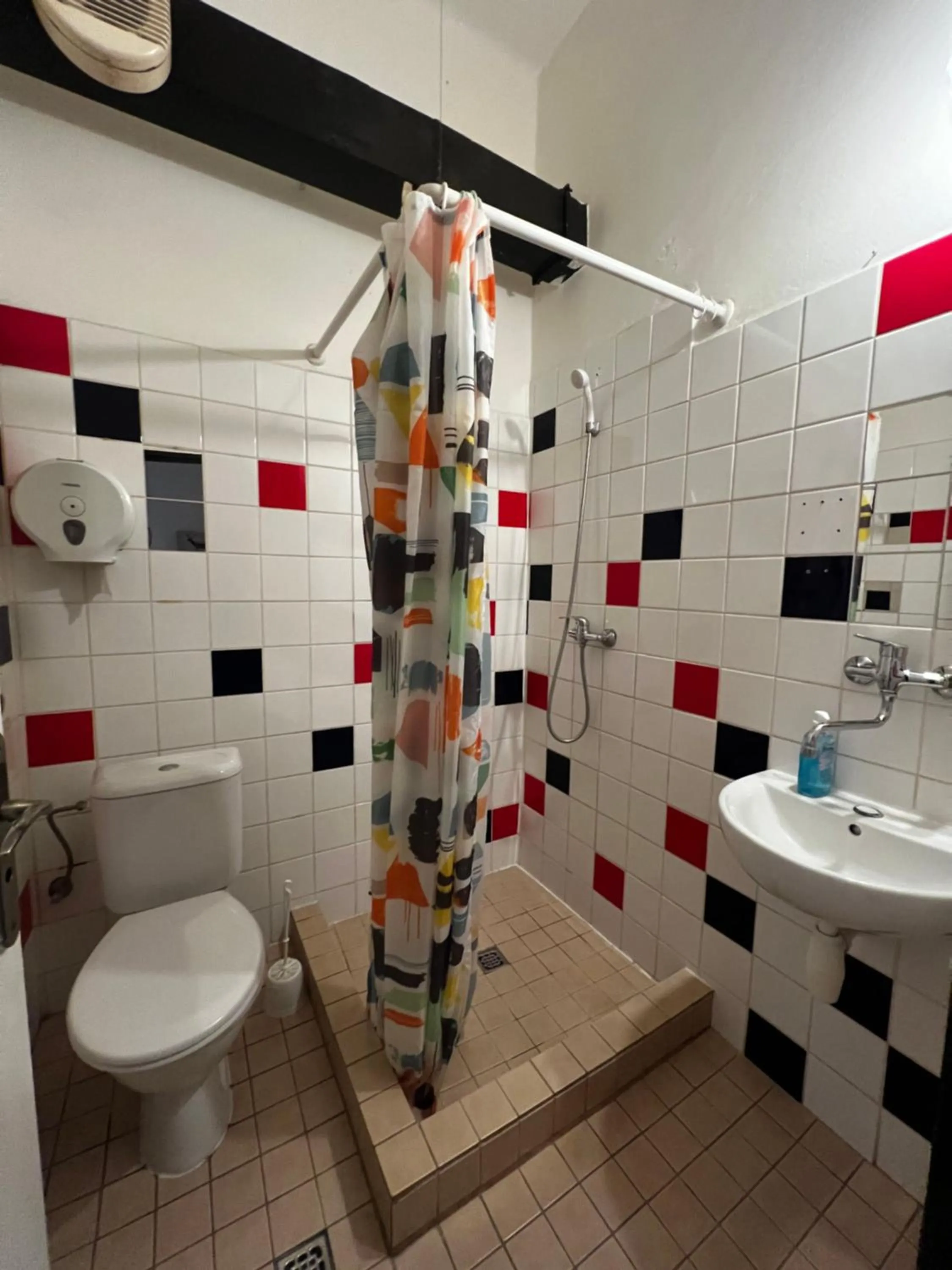 Shower in Clown and Bard Hostel