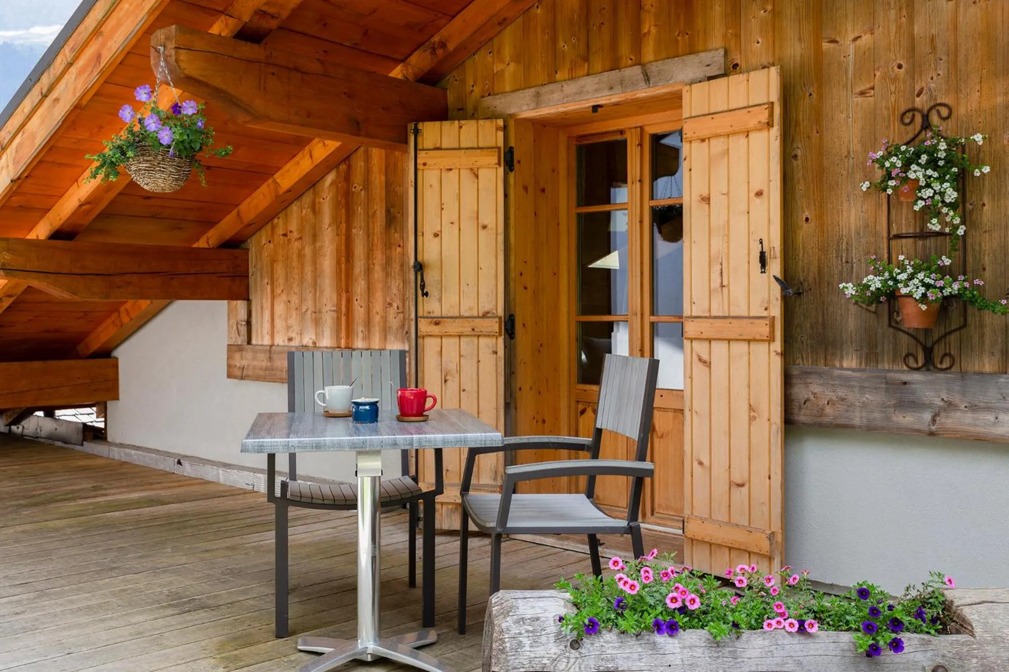 Patio in Hôtel La Ferme du Chozal, Chalet de tradition