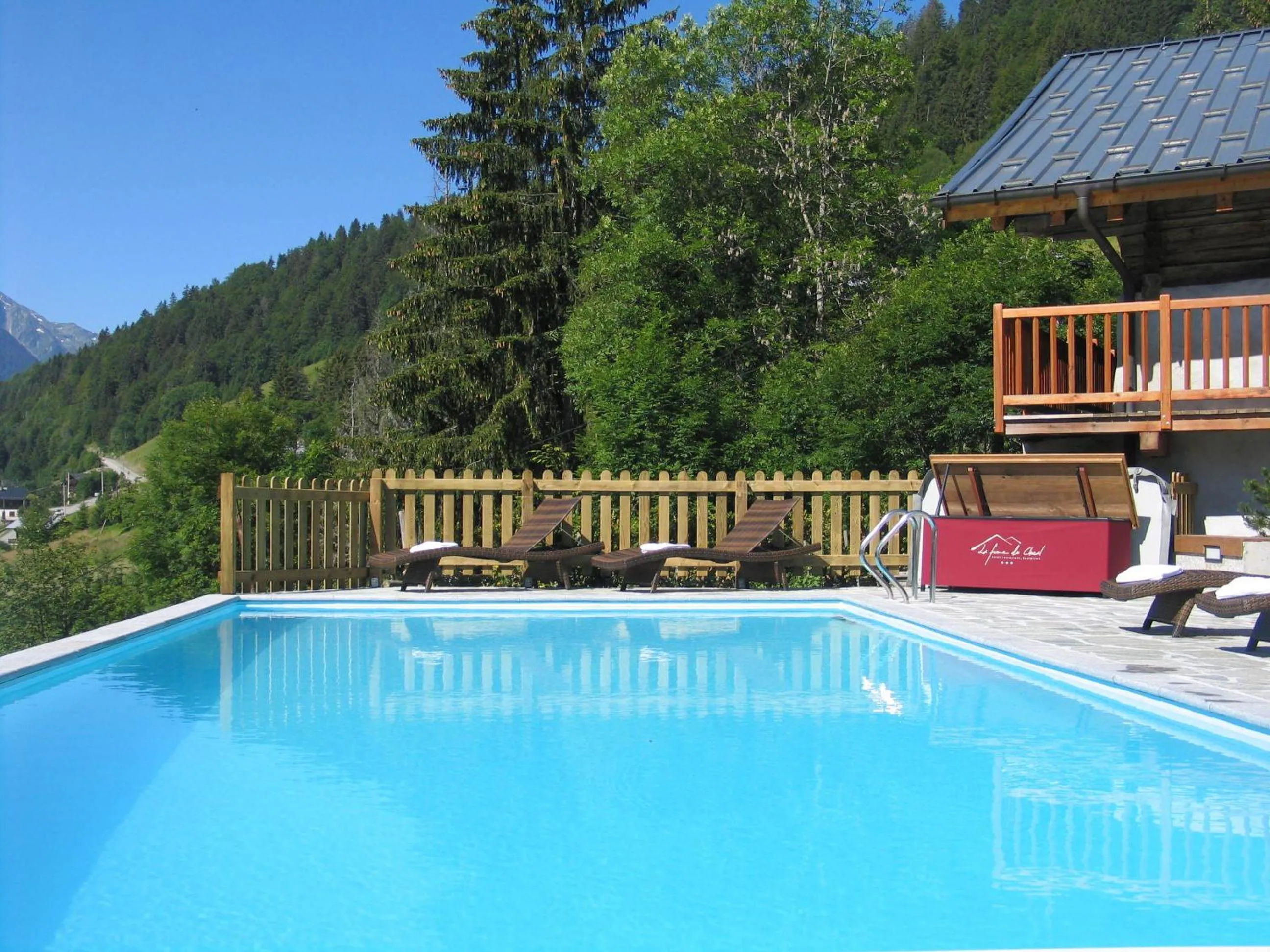 Day in Hôtel La Ferme du Chozal, Chalet de tradition