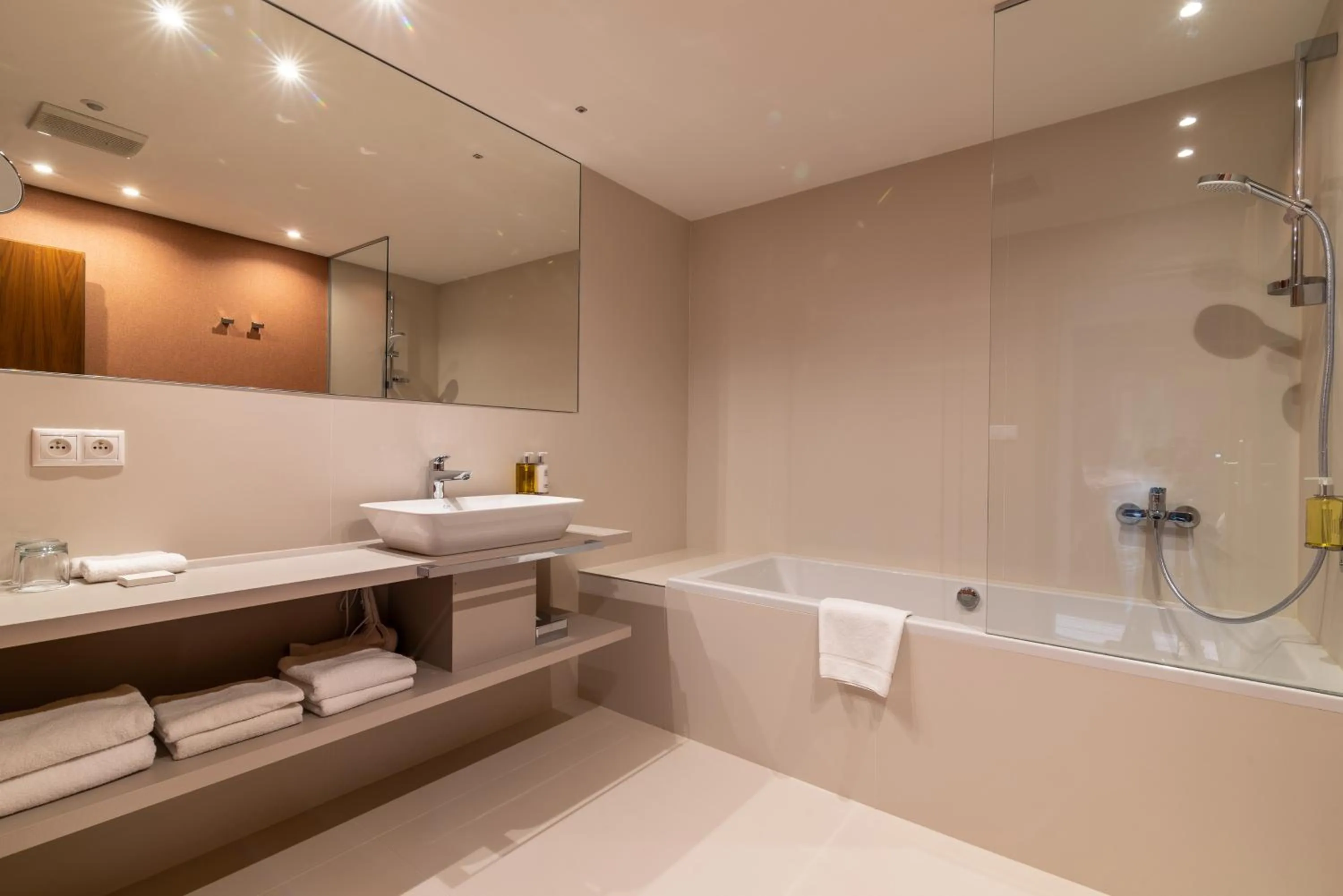 Bathroom in Hotel Karpatia