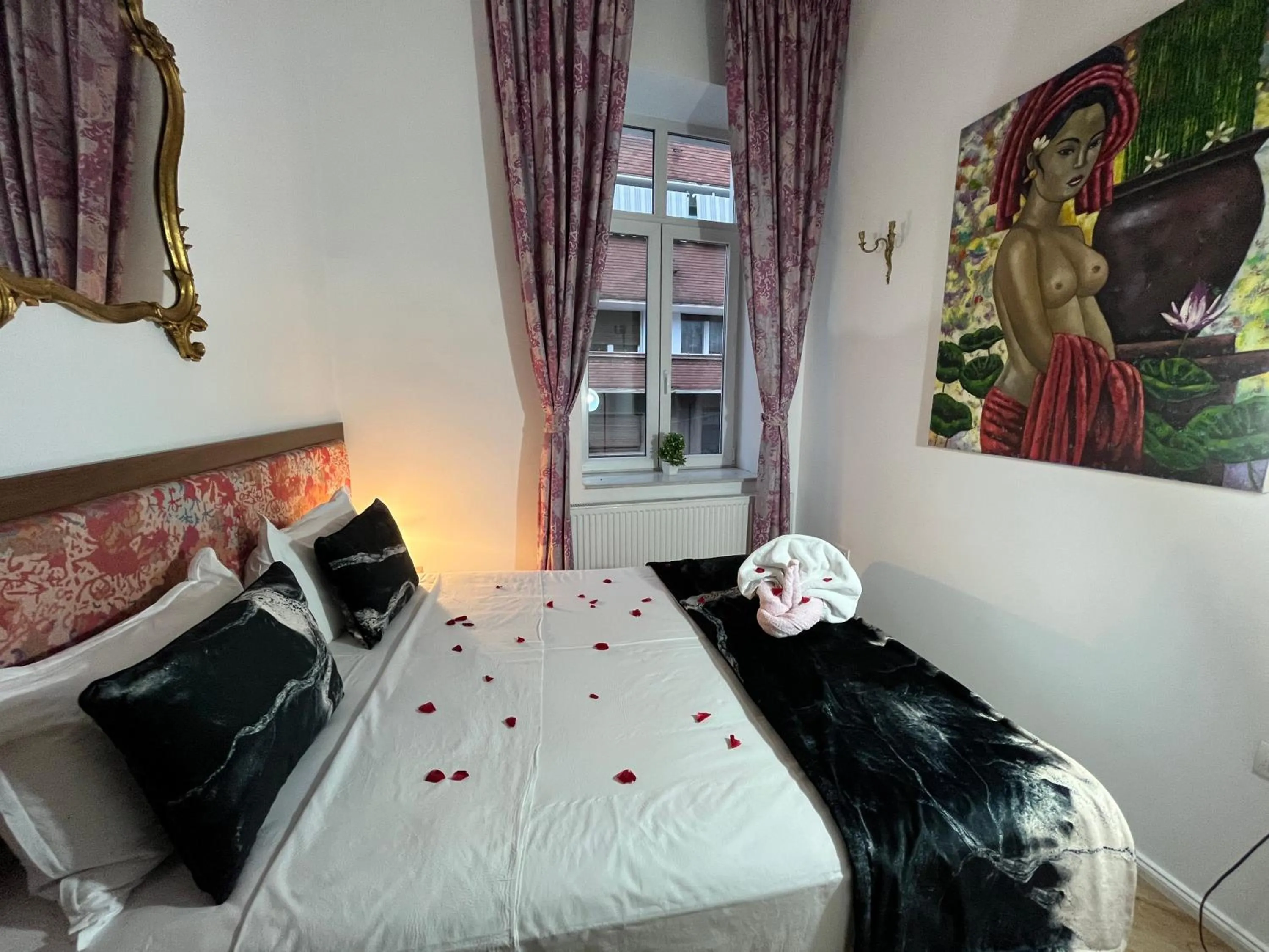 Bed in Hotel Michelangelo