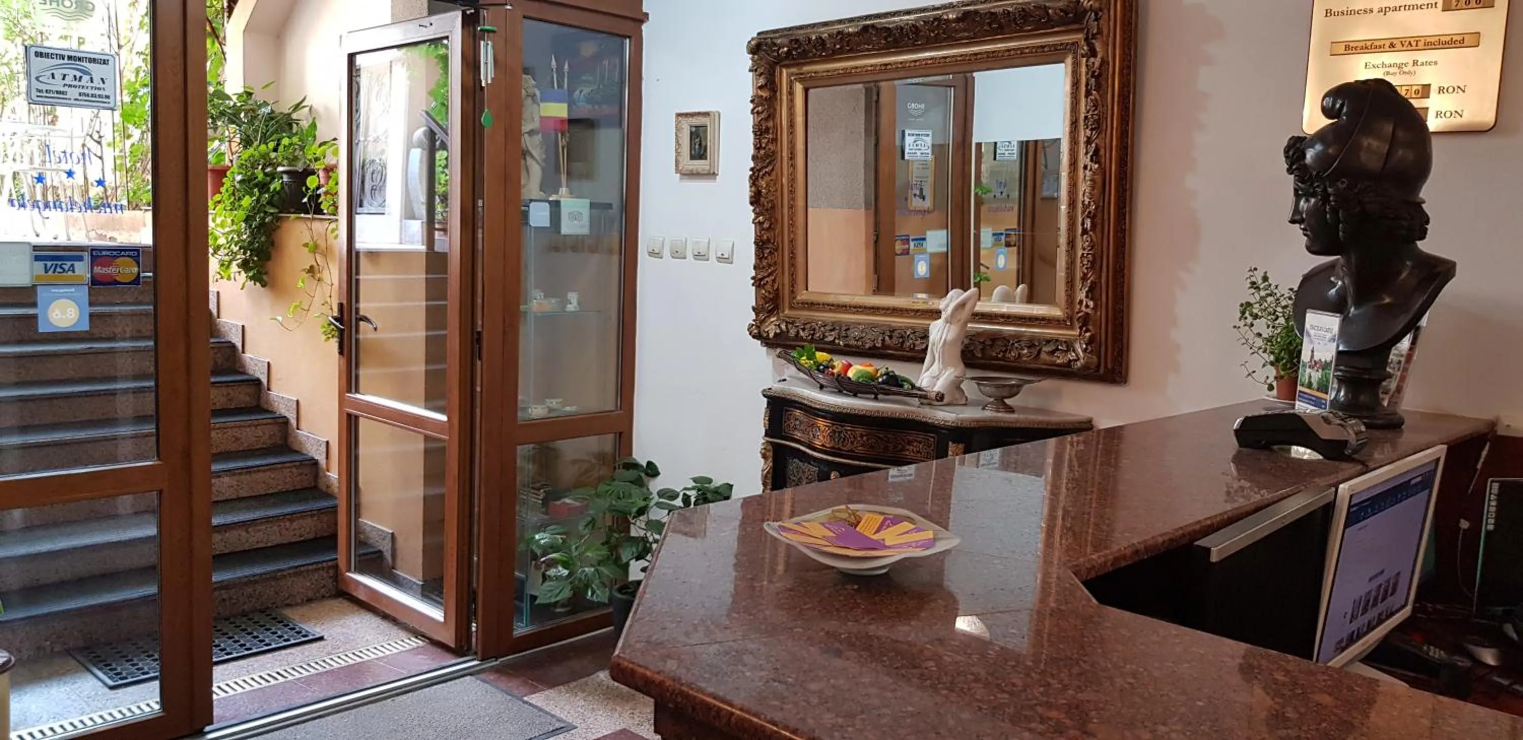 Lobby or reception in Hotel Michelangelo