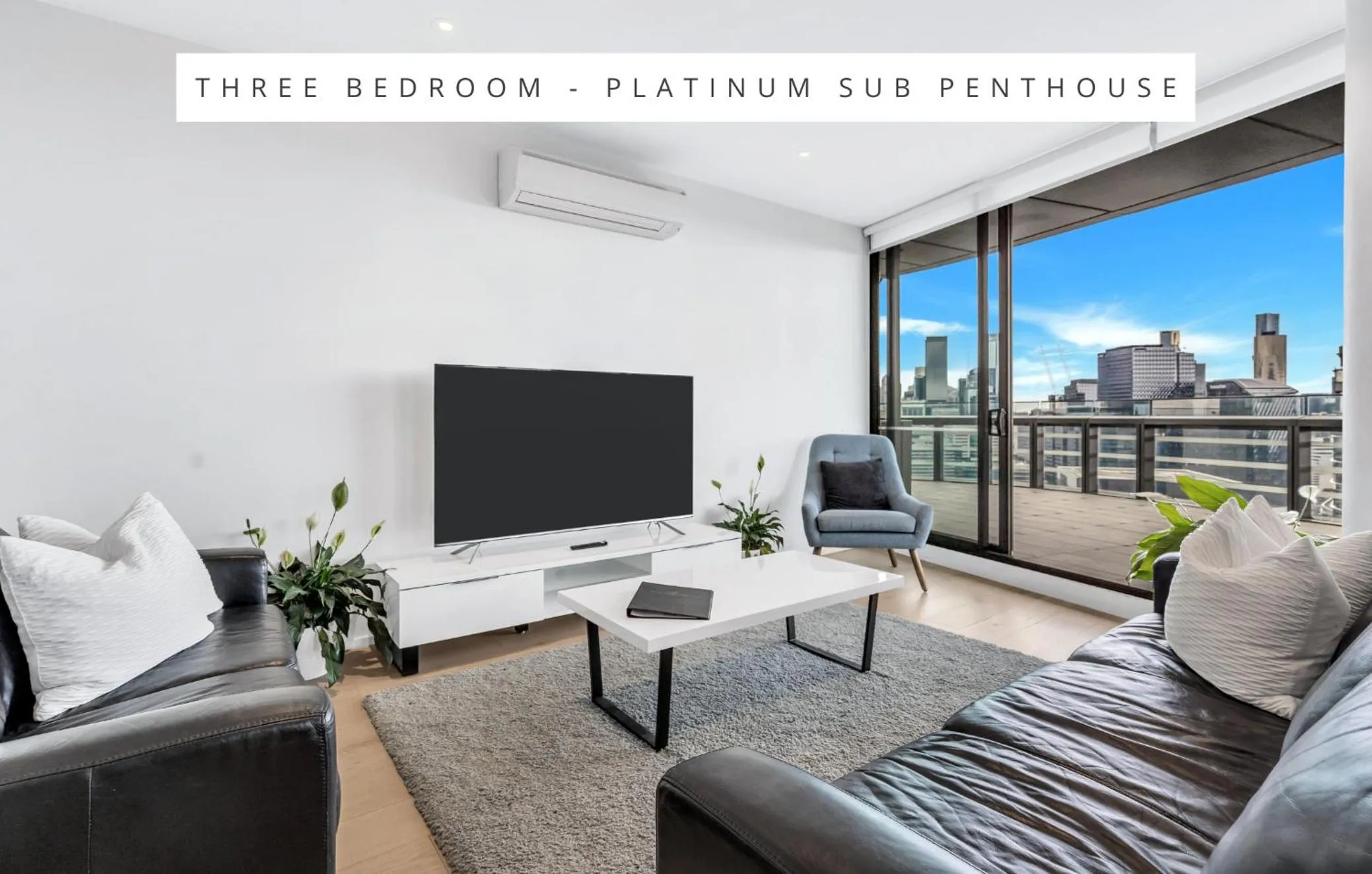 TV and multimedia in Melbourne Lifestyle Apartments - Best Views on Collins