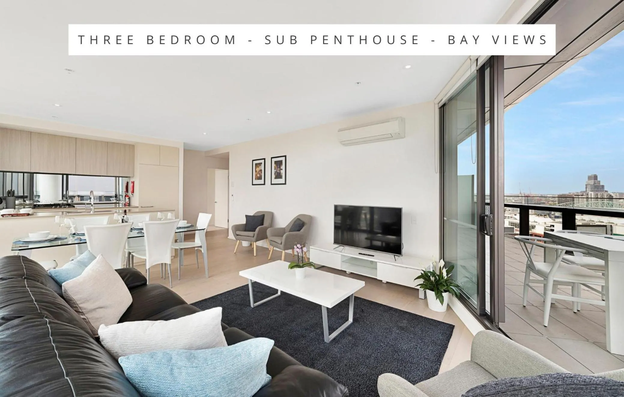 Natural landscape in Melbourne Lifestyle Apartments - Best Views on Collins