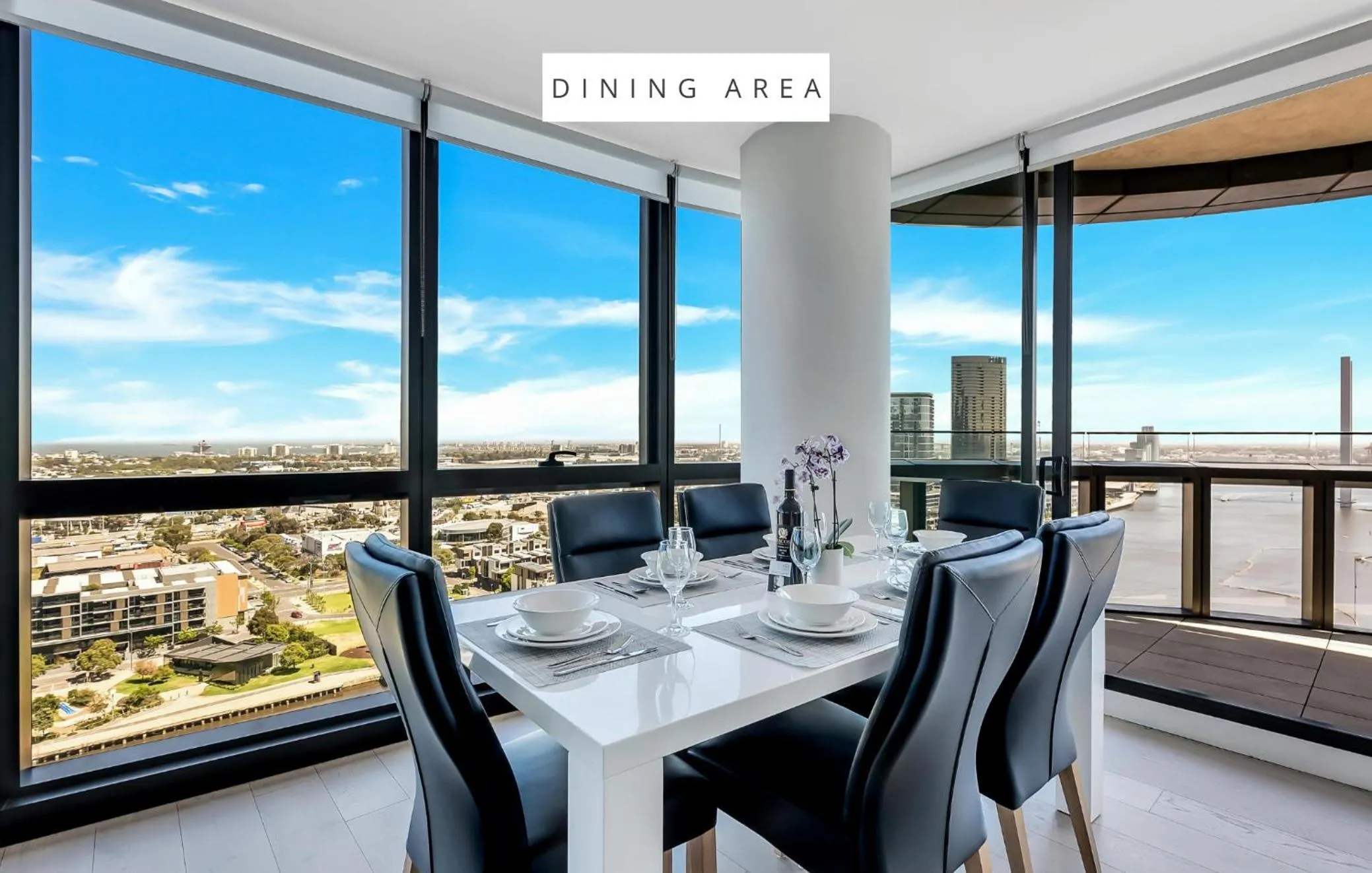 Day in Melbourne Lifestyle Apartments - Best Views on Collins