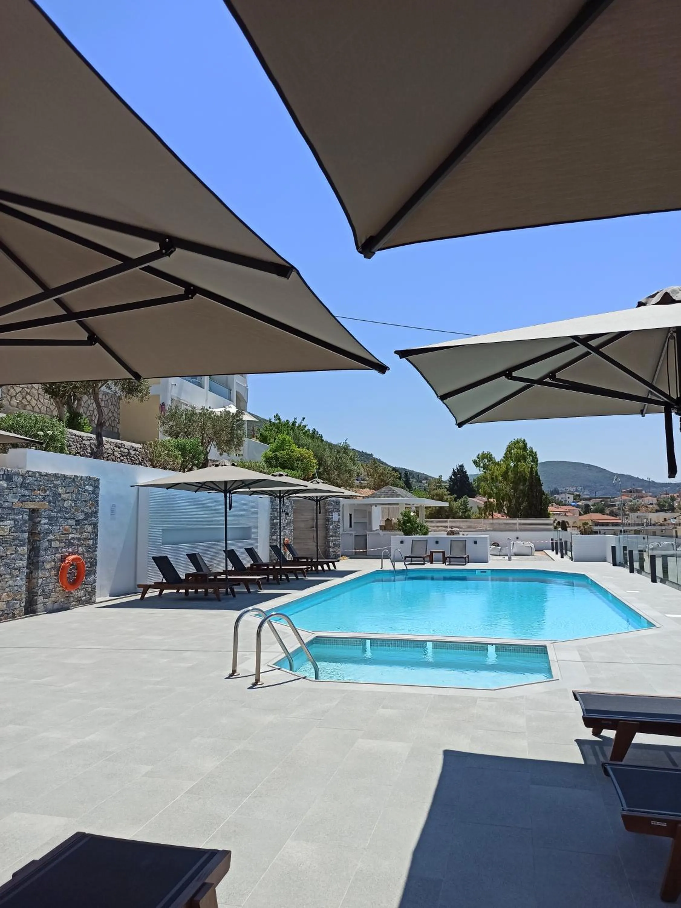 Anthemis Hotel Apartments