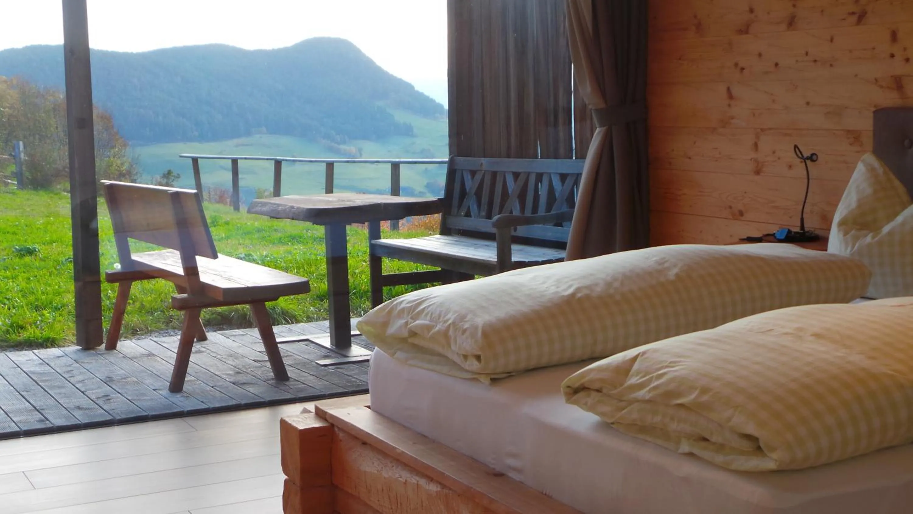 Bed in Albergo Gasthof zur Krone