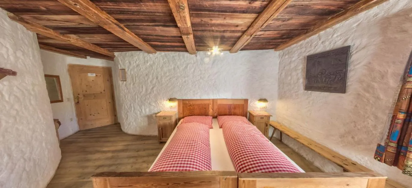 Bed in Albergo Gasthof zur Krone