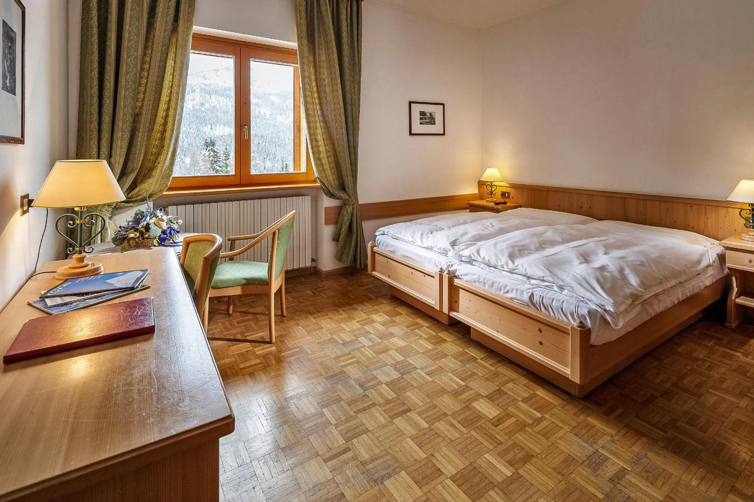 Bedroom, Bed in Hotel Piccolo Pocol