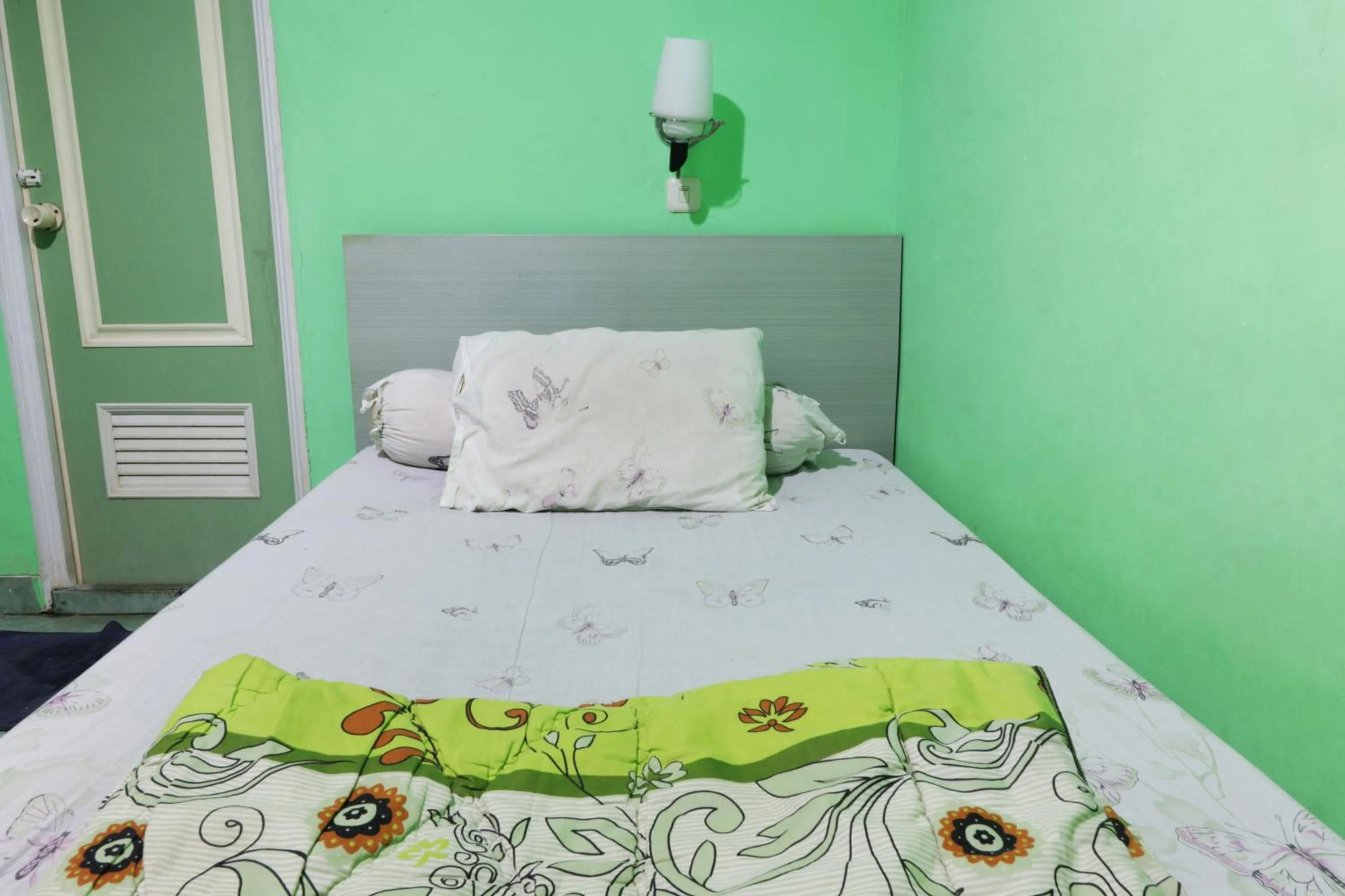 Photo of the whole room, Bed in Wisma Aam Syariah