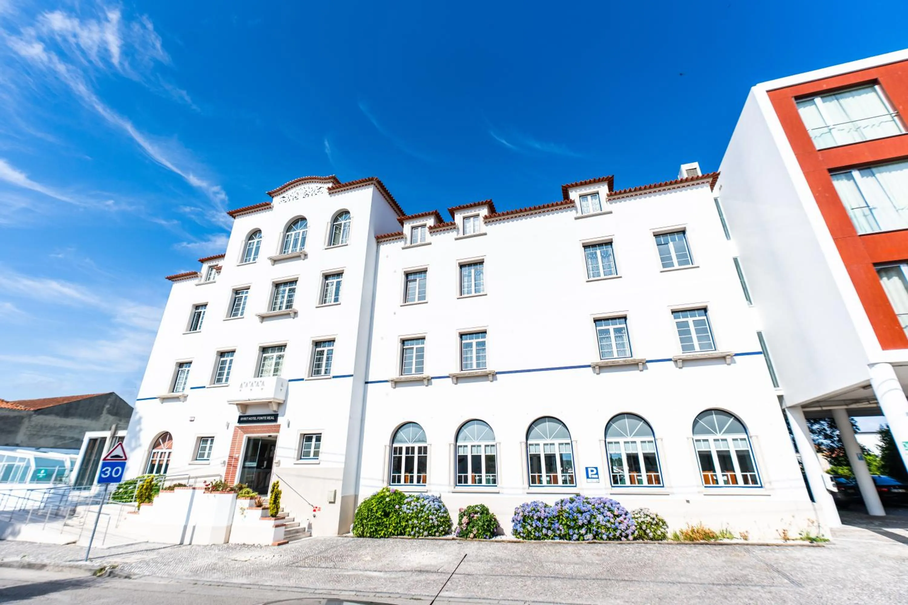 Property building in Spirit Hotel Fonte Real - Antigo Hotel Flora