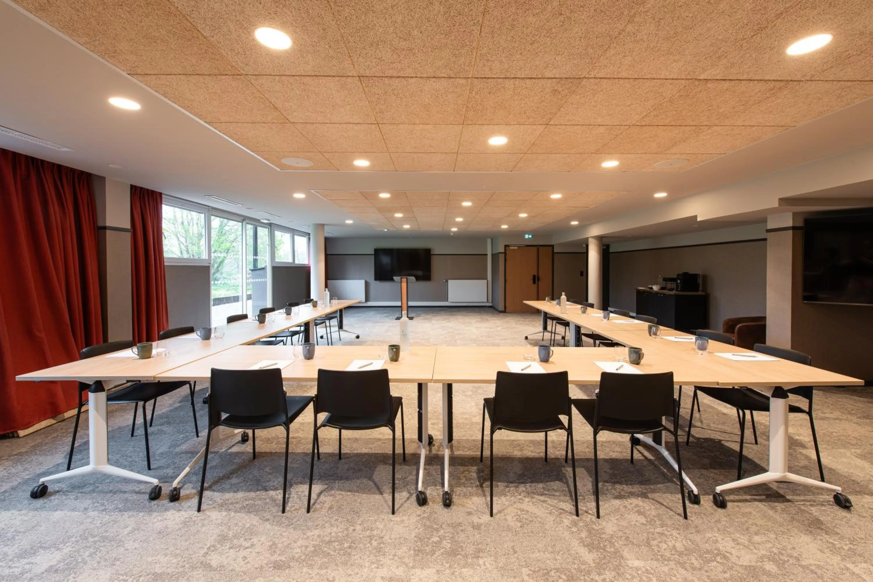 Meeting/conference room in La Maison OBONO Hôtel & Spa