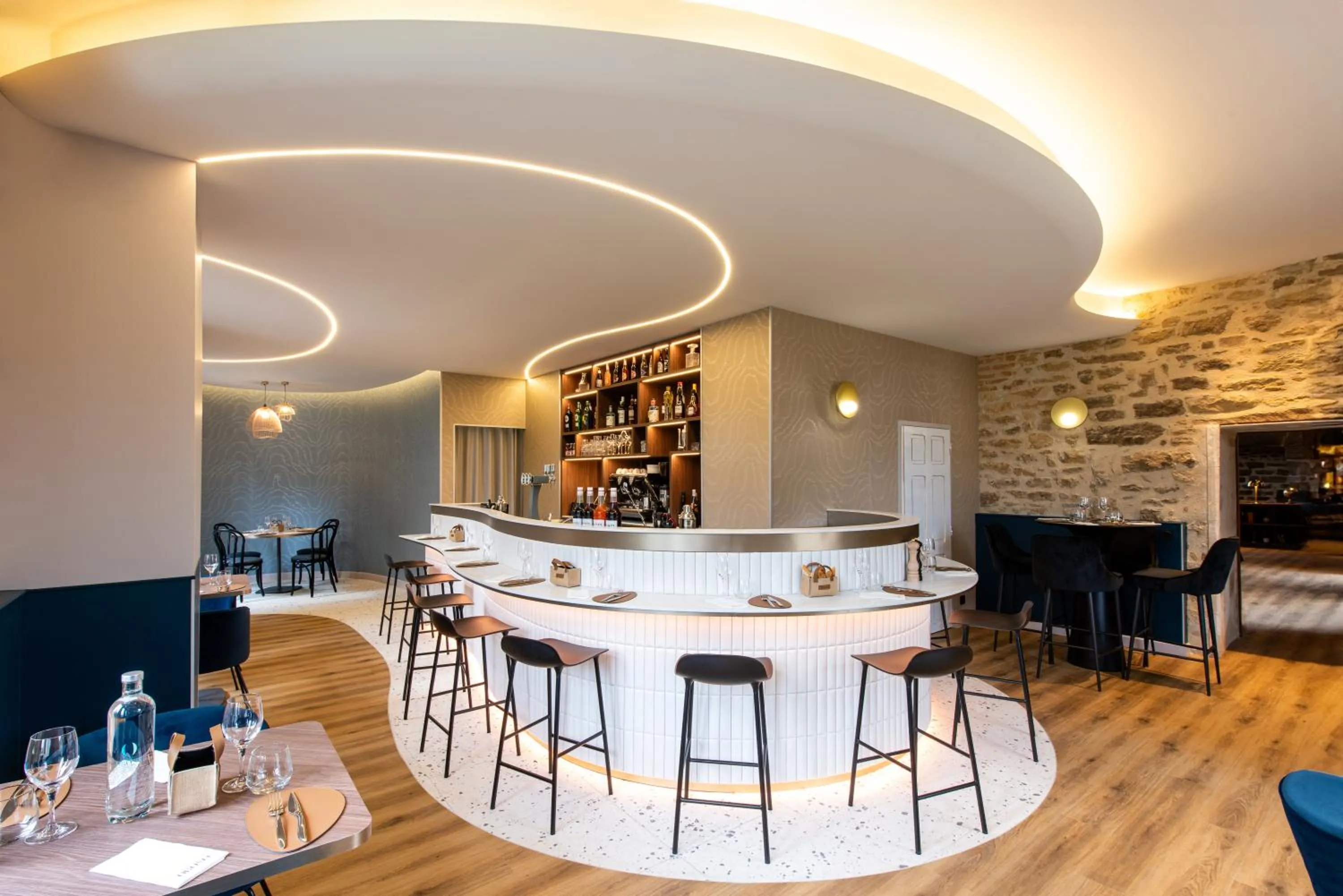 Lounge or bar in La Maison OBONO Hôtel & Spa