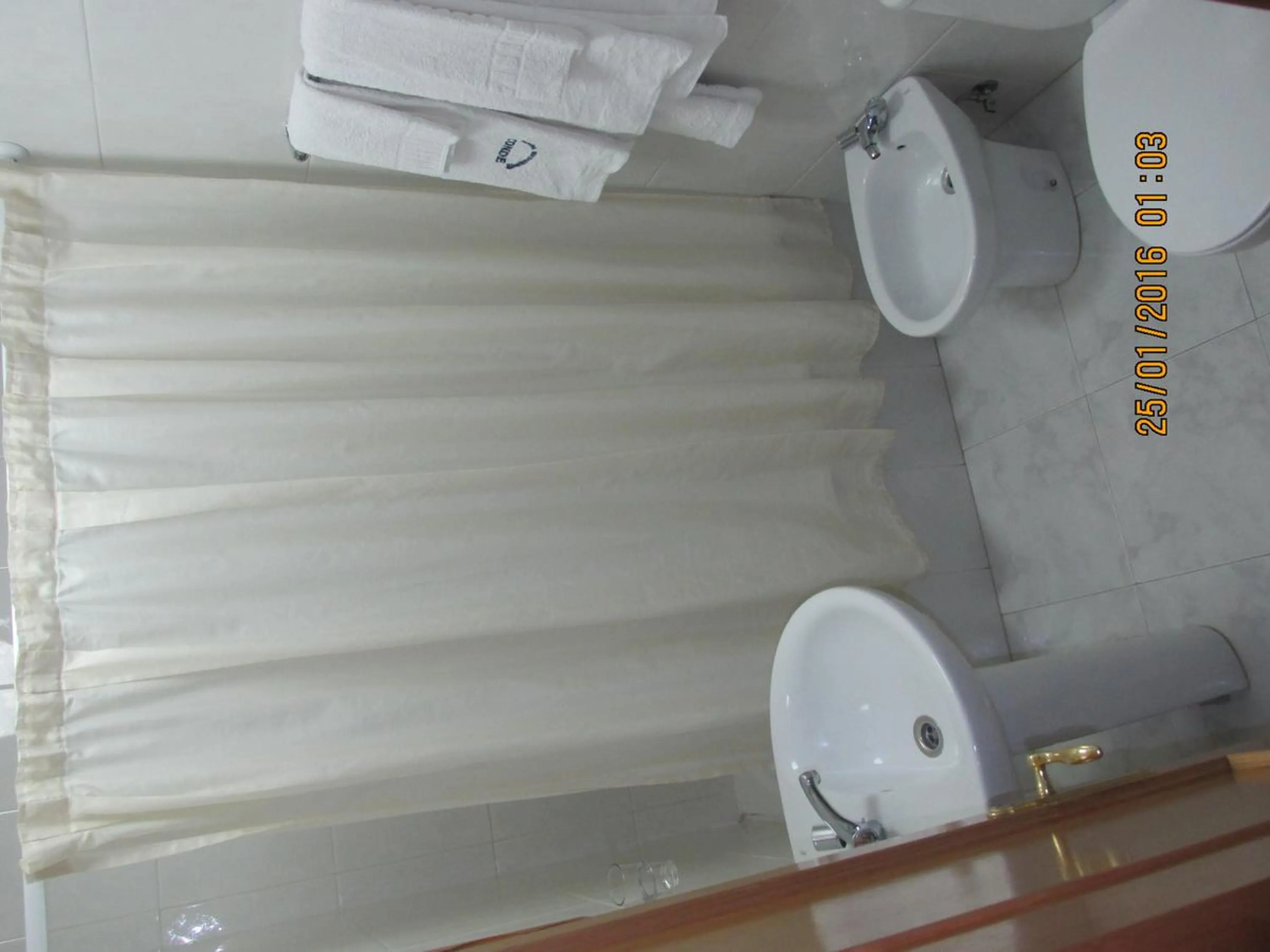 Bathroom in Hotel Conde