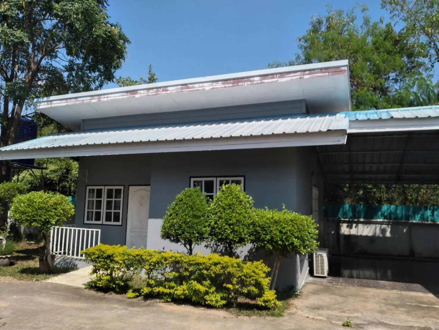 Property building in The Money Inn