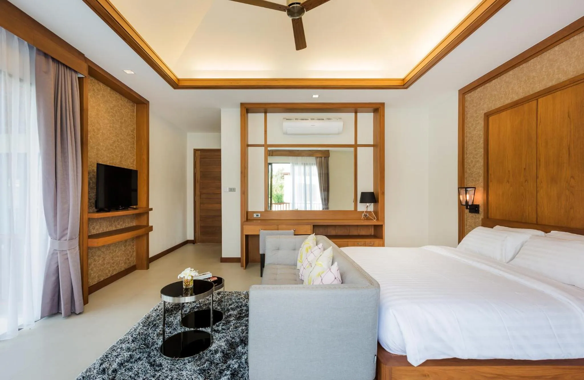 Bathroom, Bed in Villa Palavee (B1)