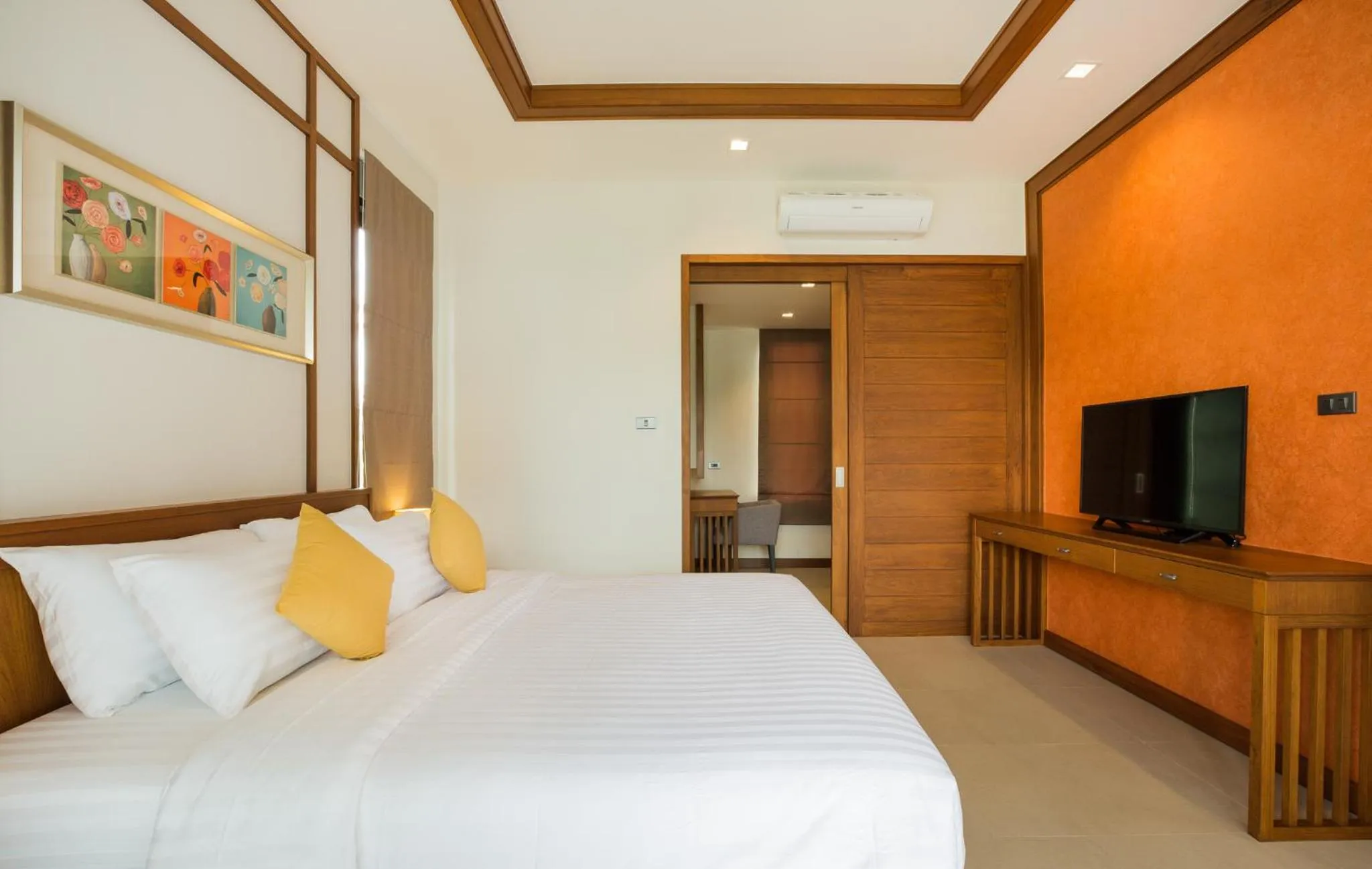 Bathroom, Bed in Villa Palavee (B1)