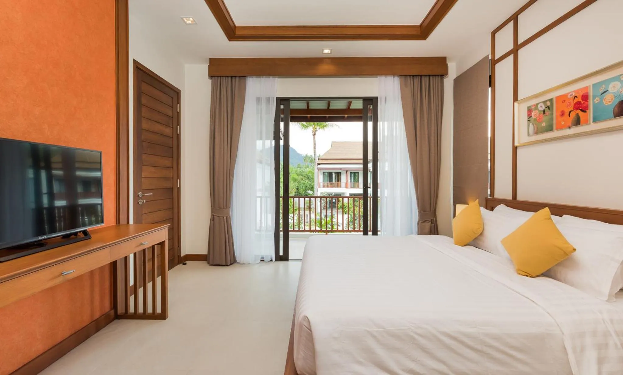 Shower, Bed in Villa Palavee (B1)