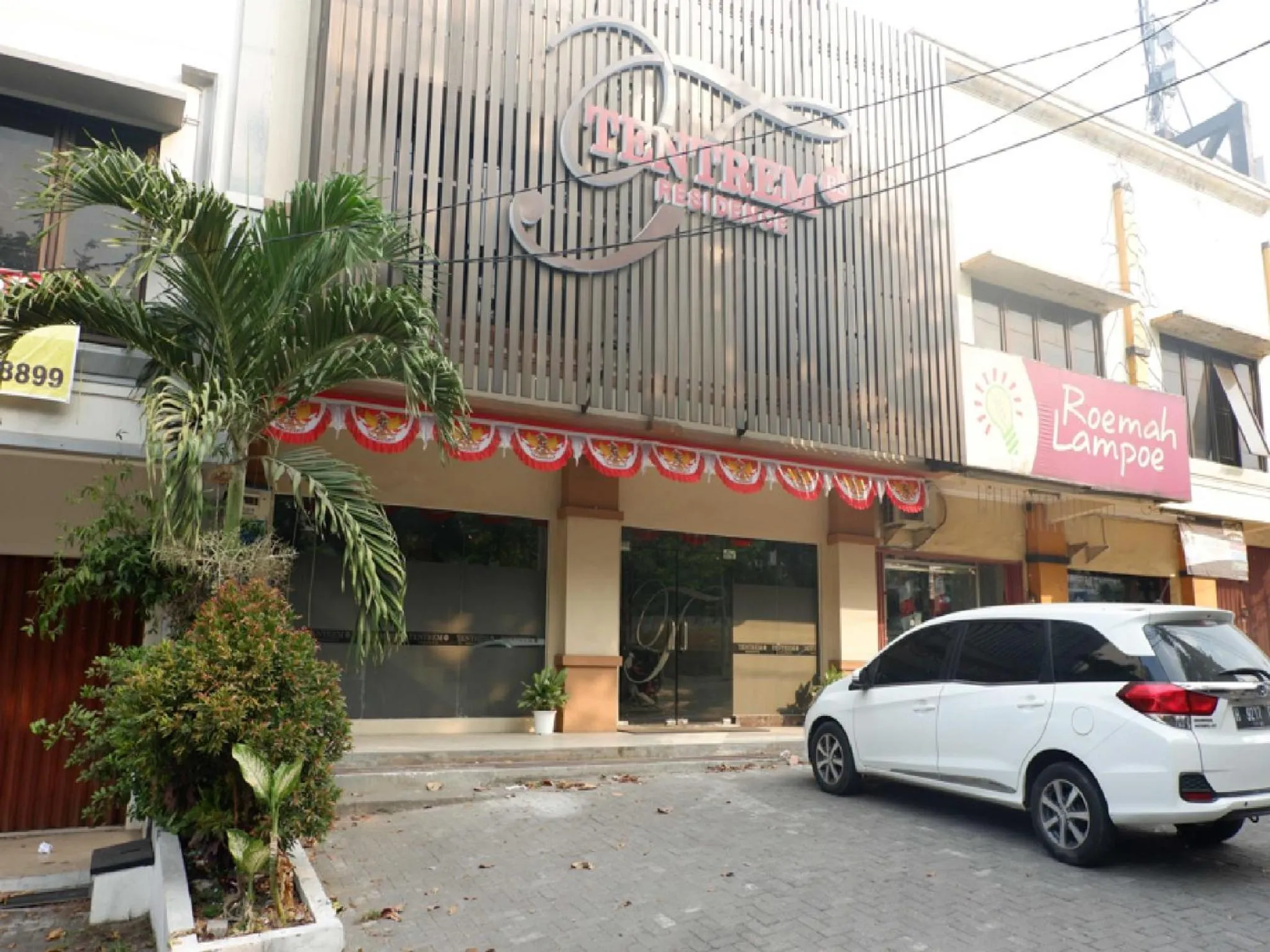 Property building in RedDoorz near Java Supermall Semarang