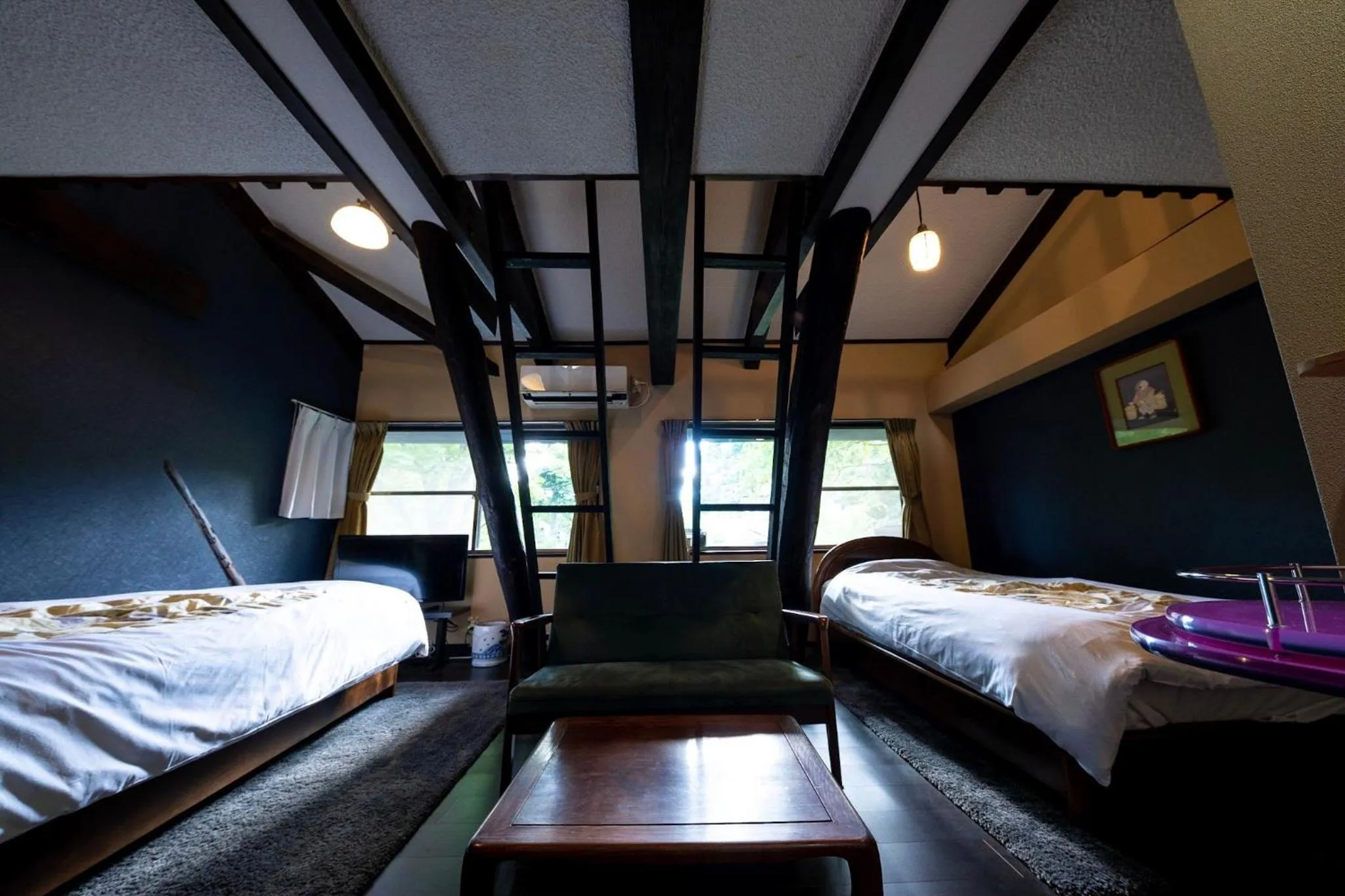 Bed in Taisho Yufu no Hana