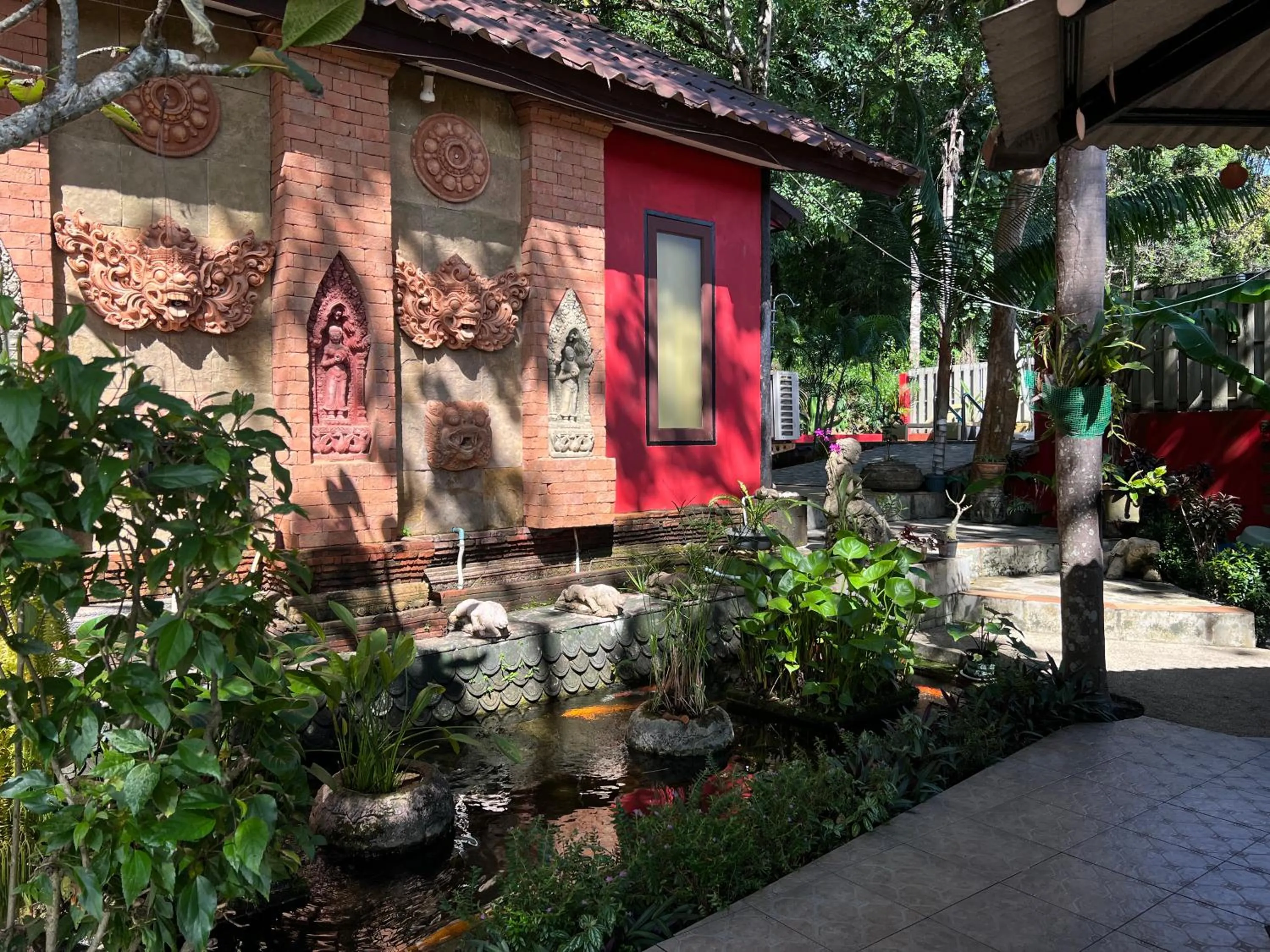 Property building in Baan Ton Rak Boutique Resort