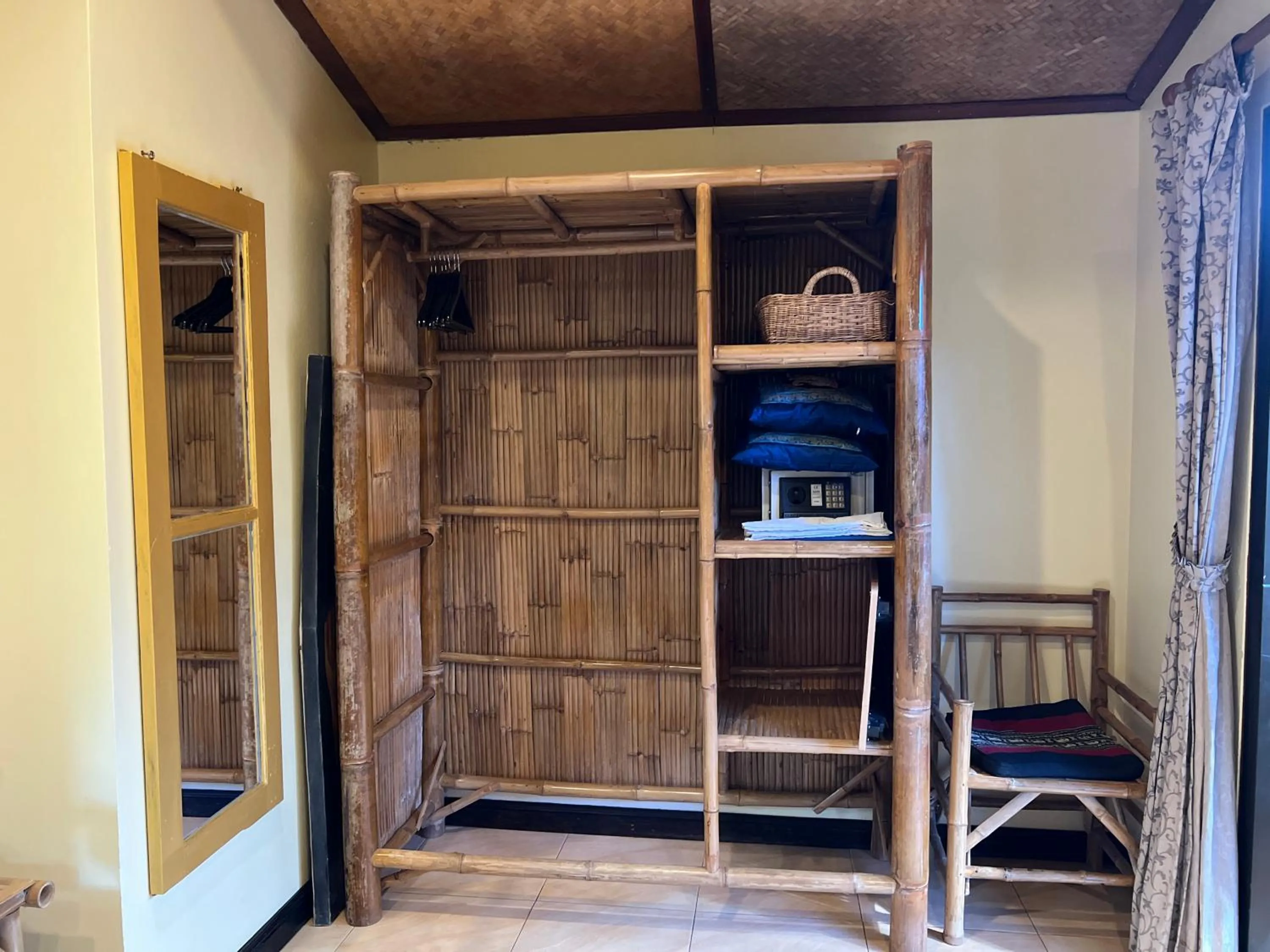 wardrobe in Baan Ton Rak Boutique Resort