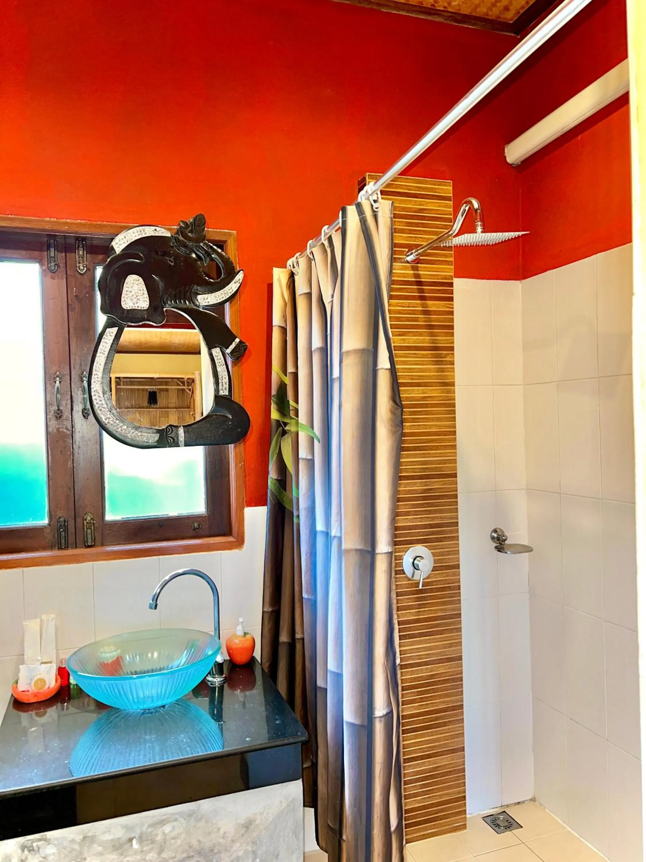 Shower in Baan Ton Rak Boutique Resort