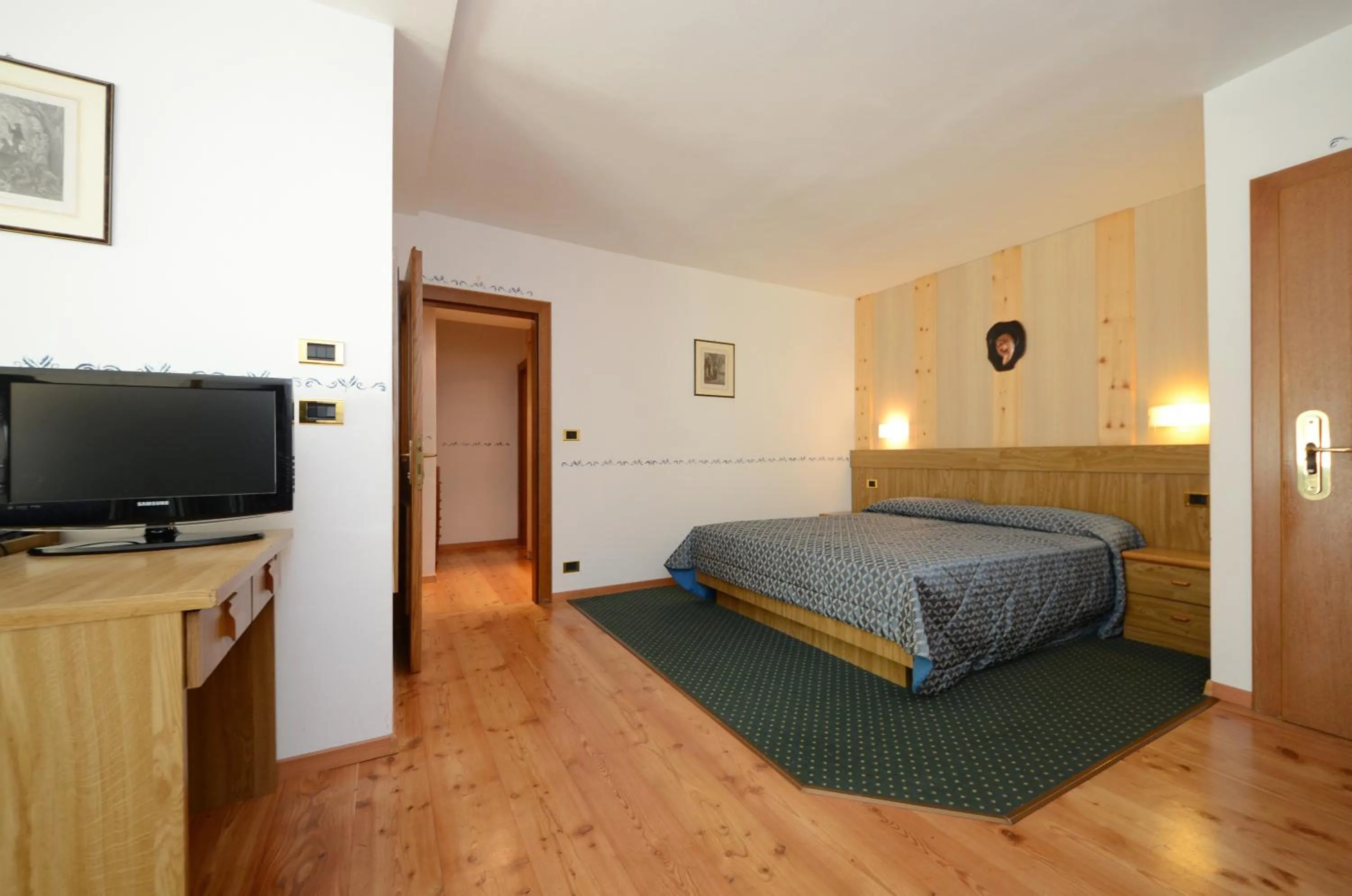 Bed in Hotel La Soldanella