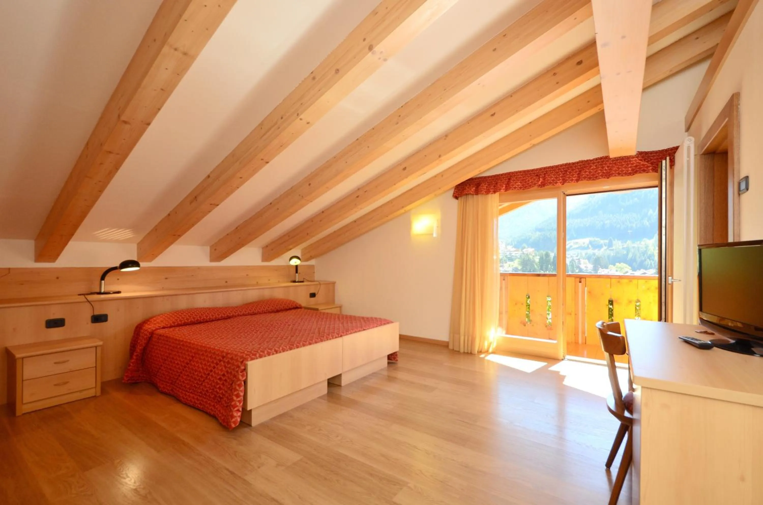 Bed in Hotel La Soldanella