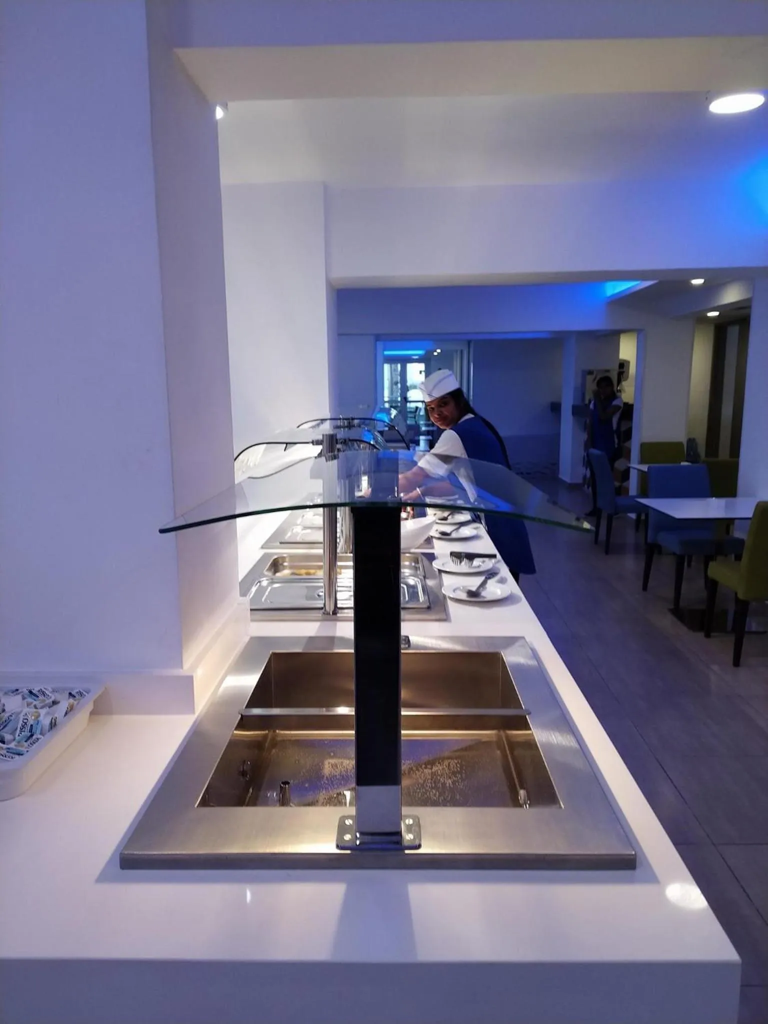 Restaurant/places to eat in Captain Pier Hotel