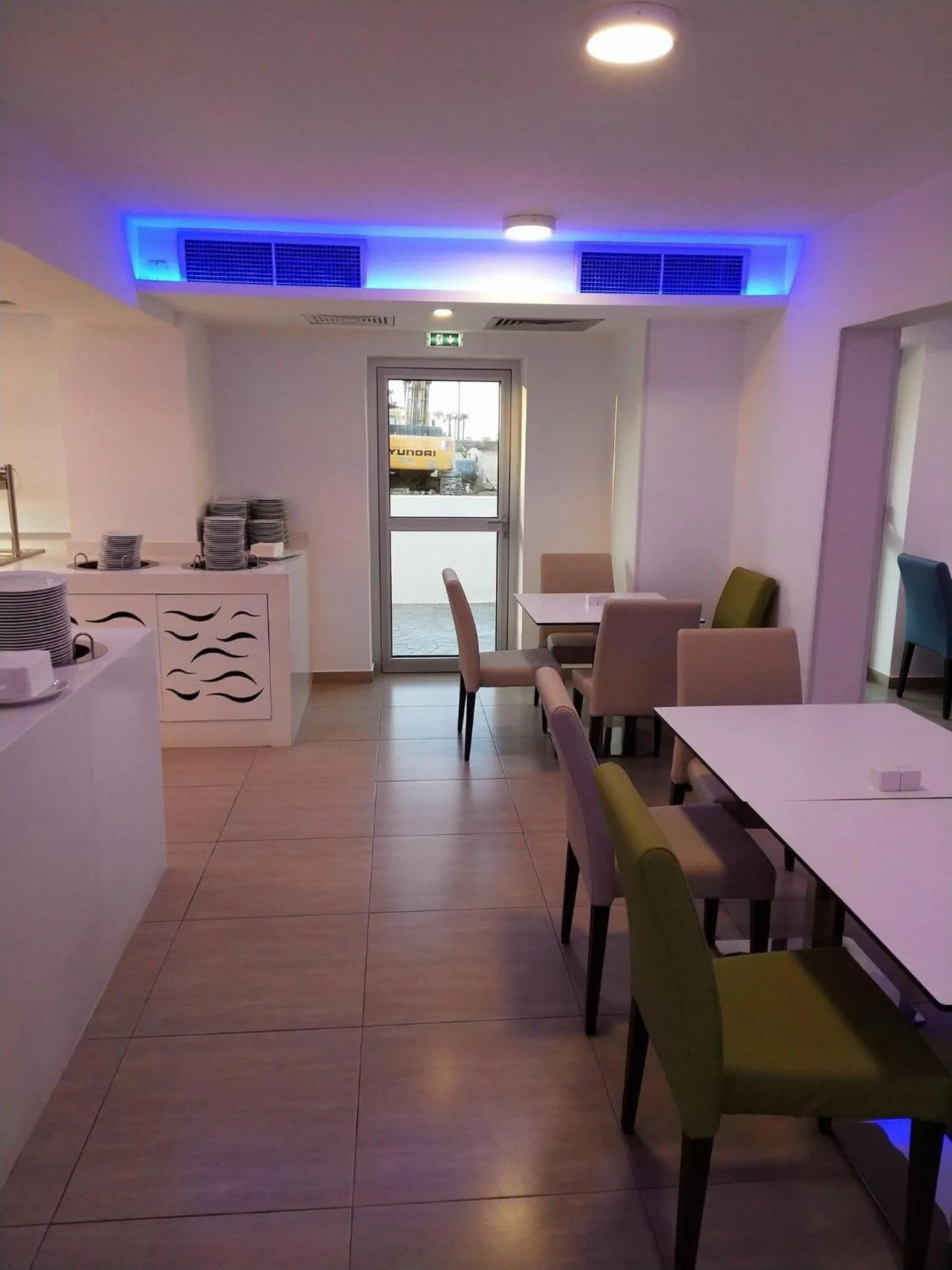 Restaurant/places to eat in Captain Pier Hotel