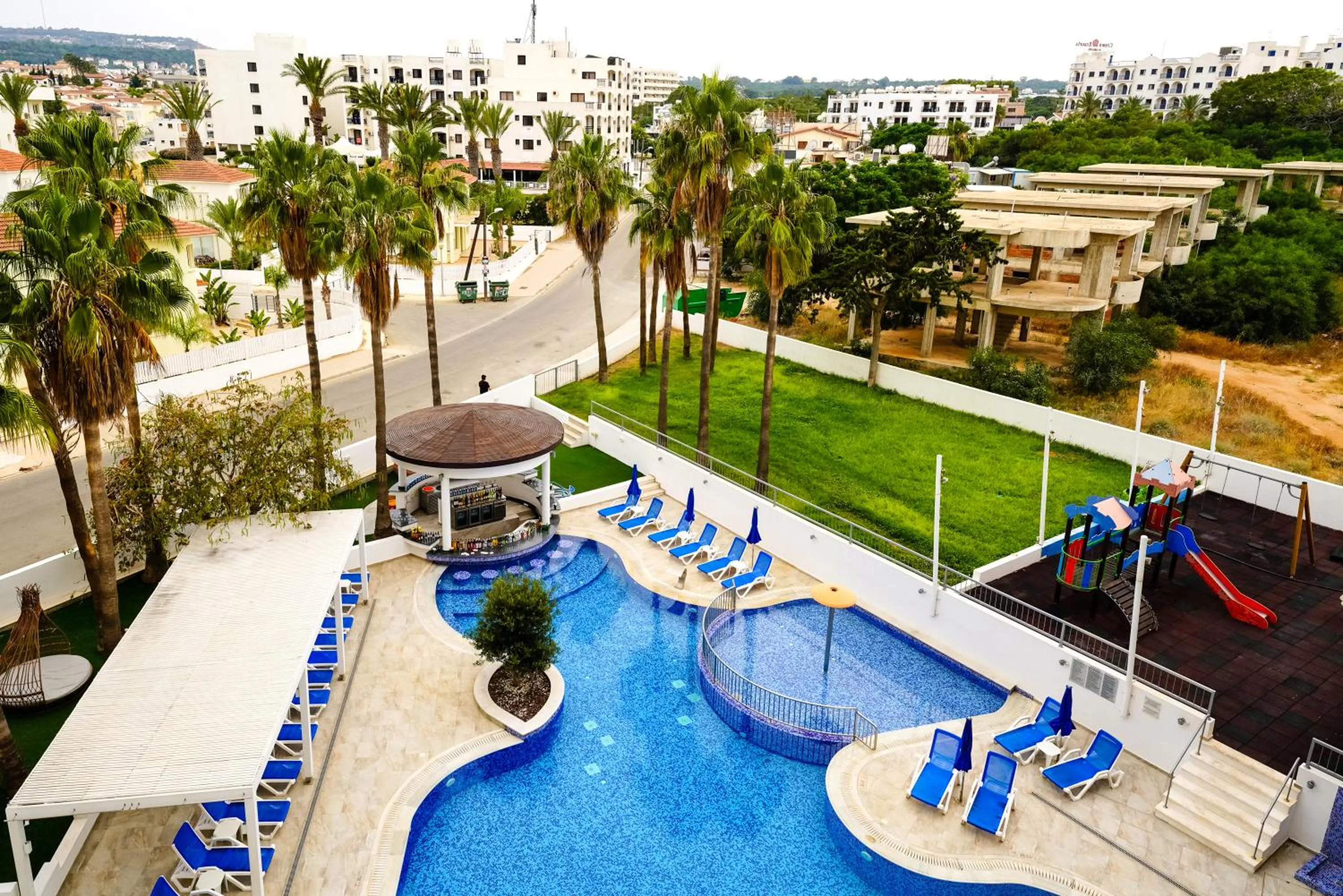 Pool view in Captain Pier Hotel