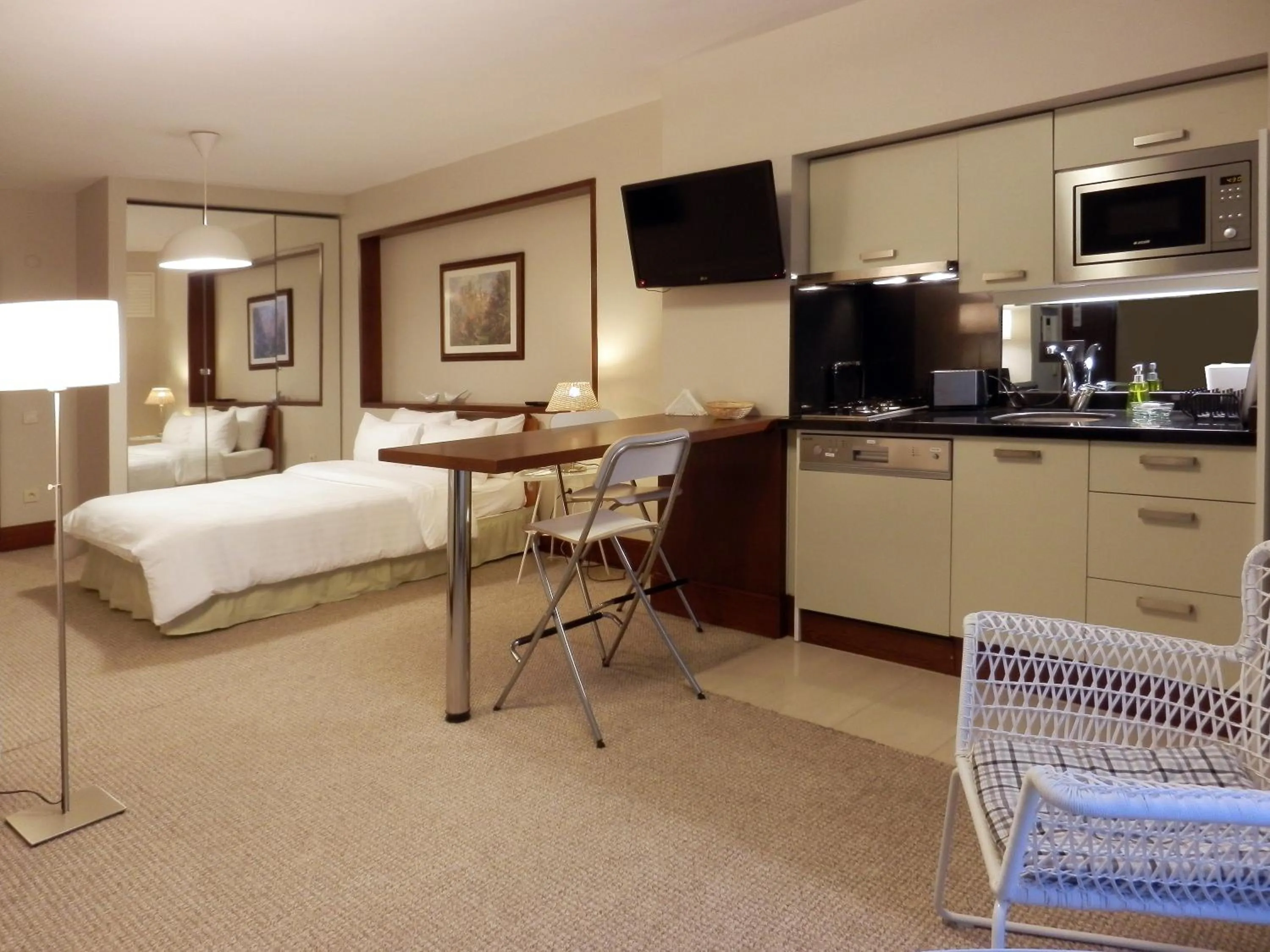 Photo of the whole room, Bed in 116 Residence