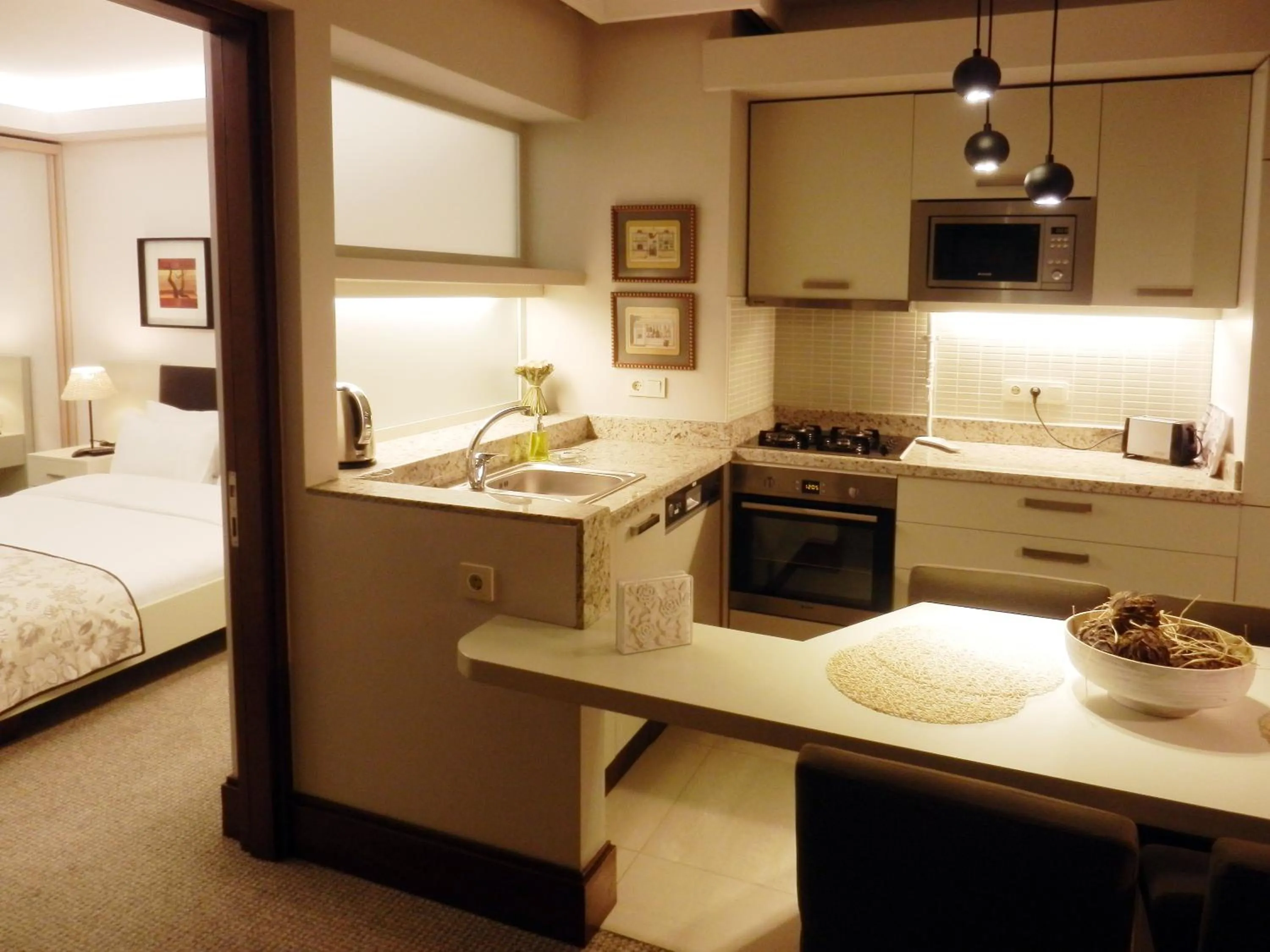 Kitchen or kitchenette, Bed in 116 Residence