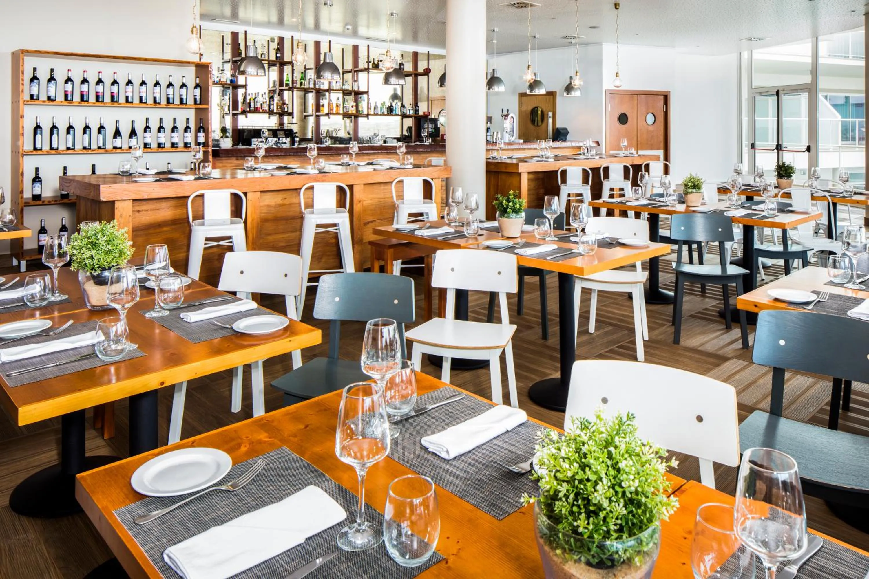 Restaurant/places to eat in The Village – Praia D’El Rey Golf & Beach Resort