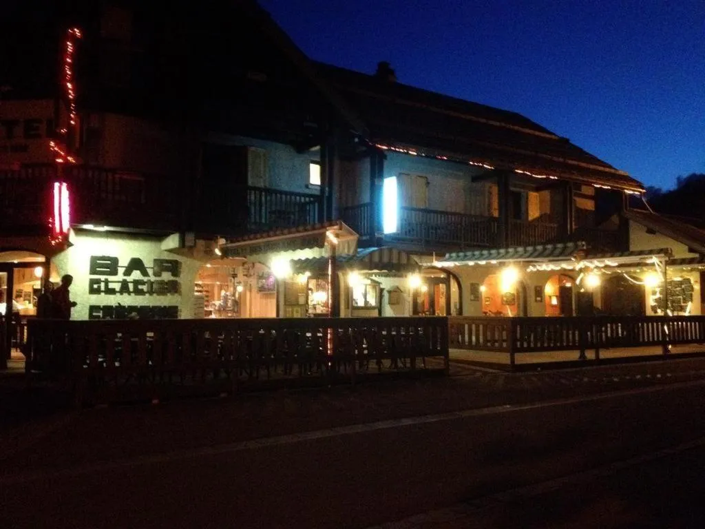 Property building in Hôtel les Vallois